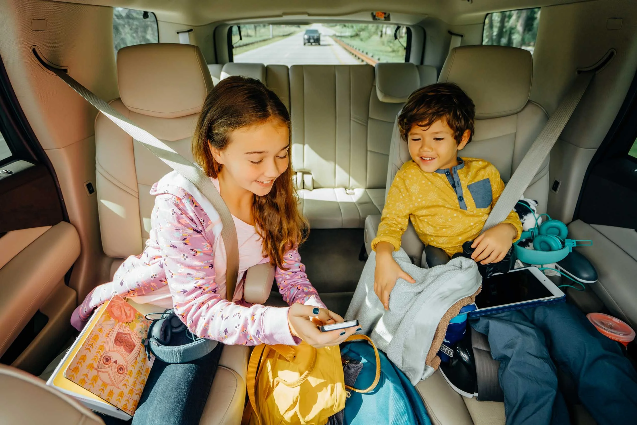 Kids-in-Car-with-Tech-Devices.jpg
