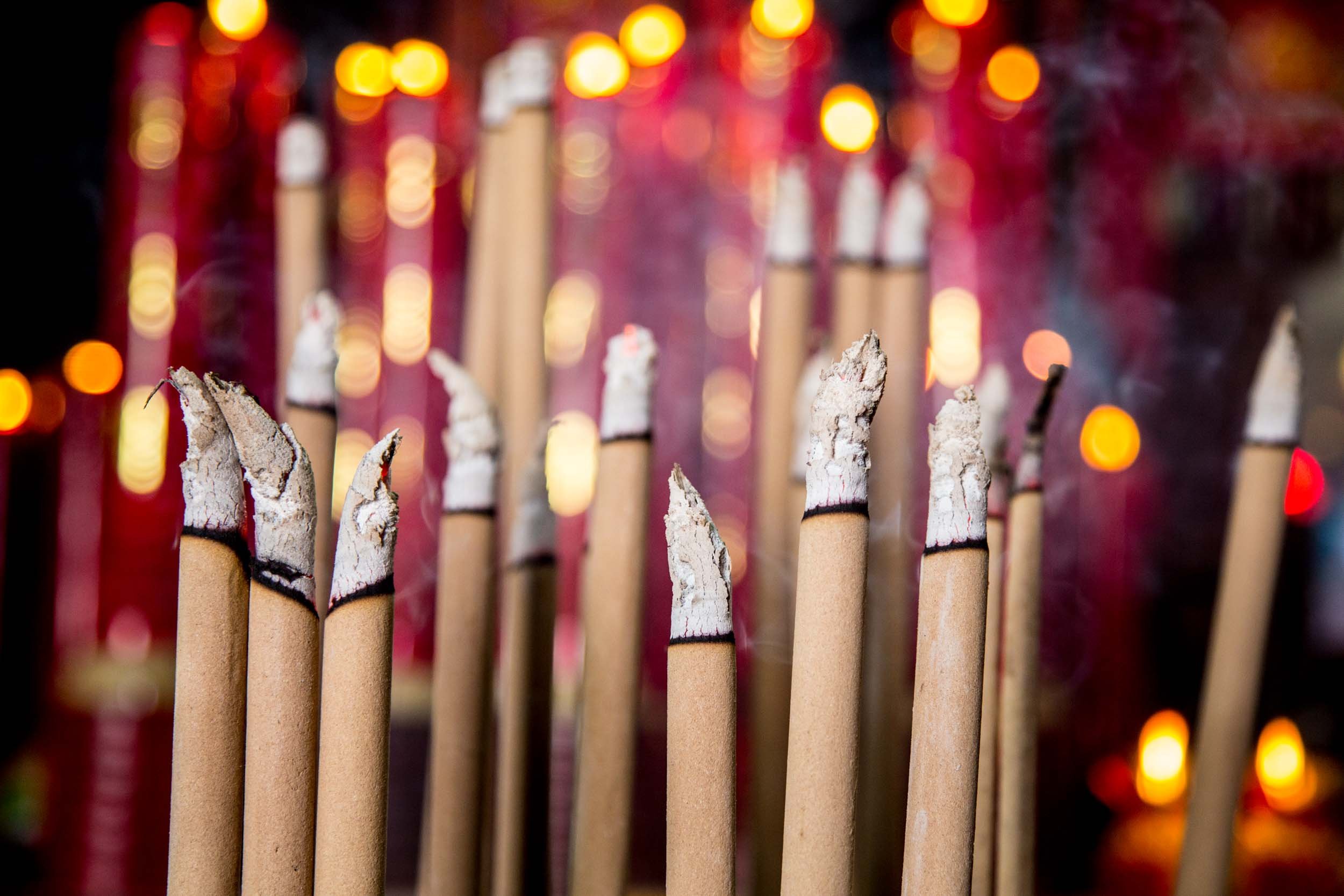Burning-incense-sticks.jpg