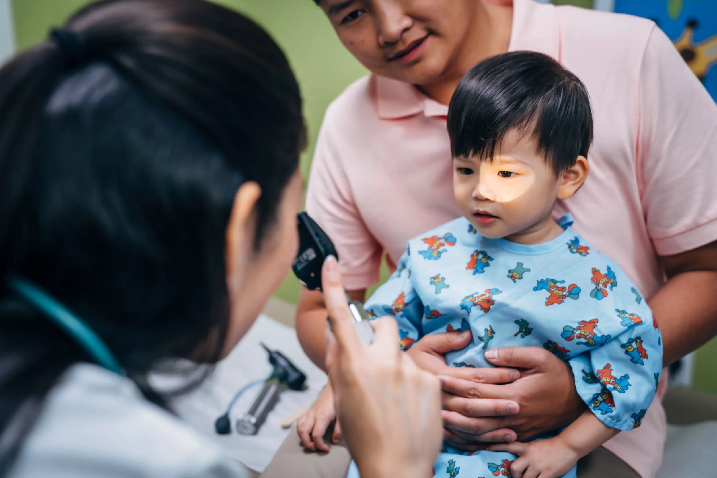 Pediatrician-examining-toddler-eyes.jpg