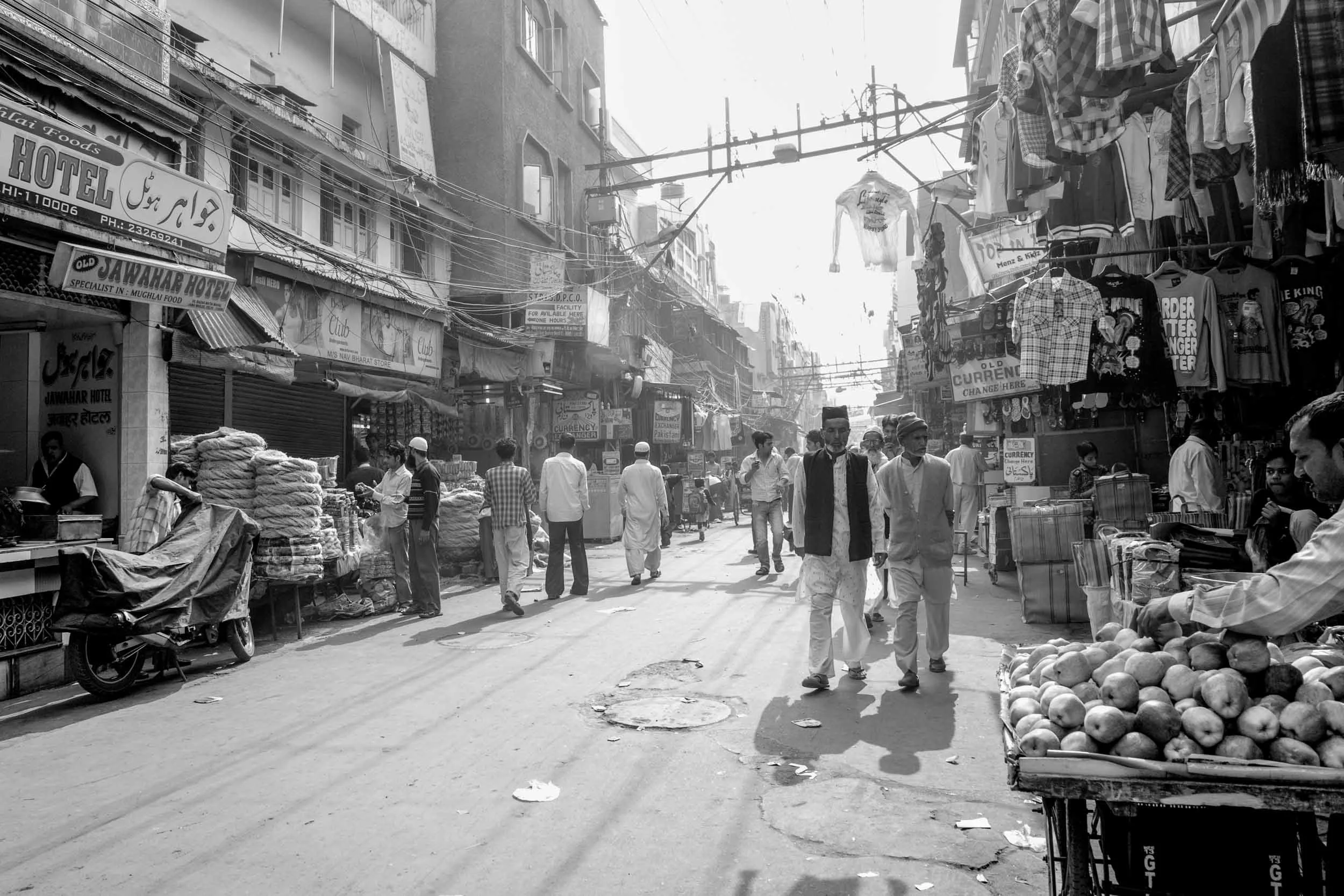 Busy-New-Delhi-India-Market-Street.jpg