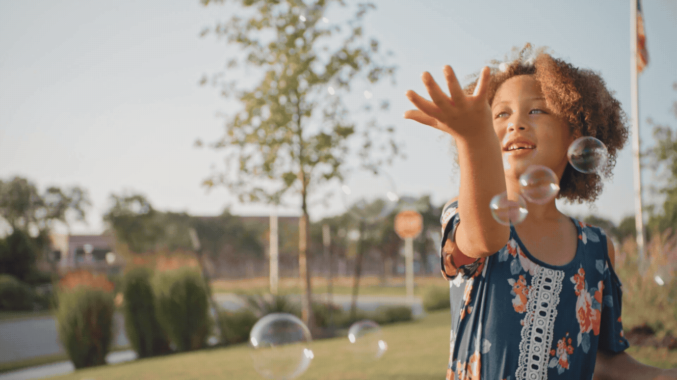 Girl-With-Bubbles.gif