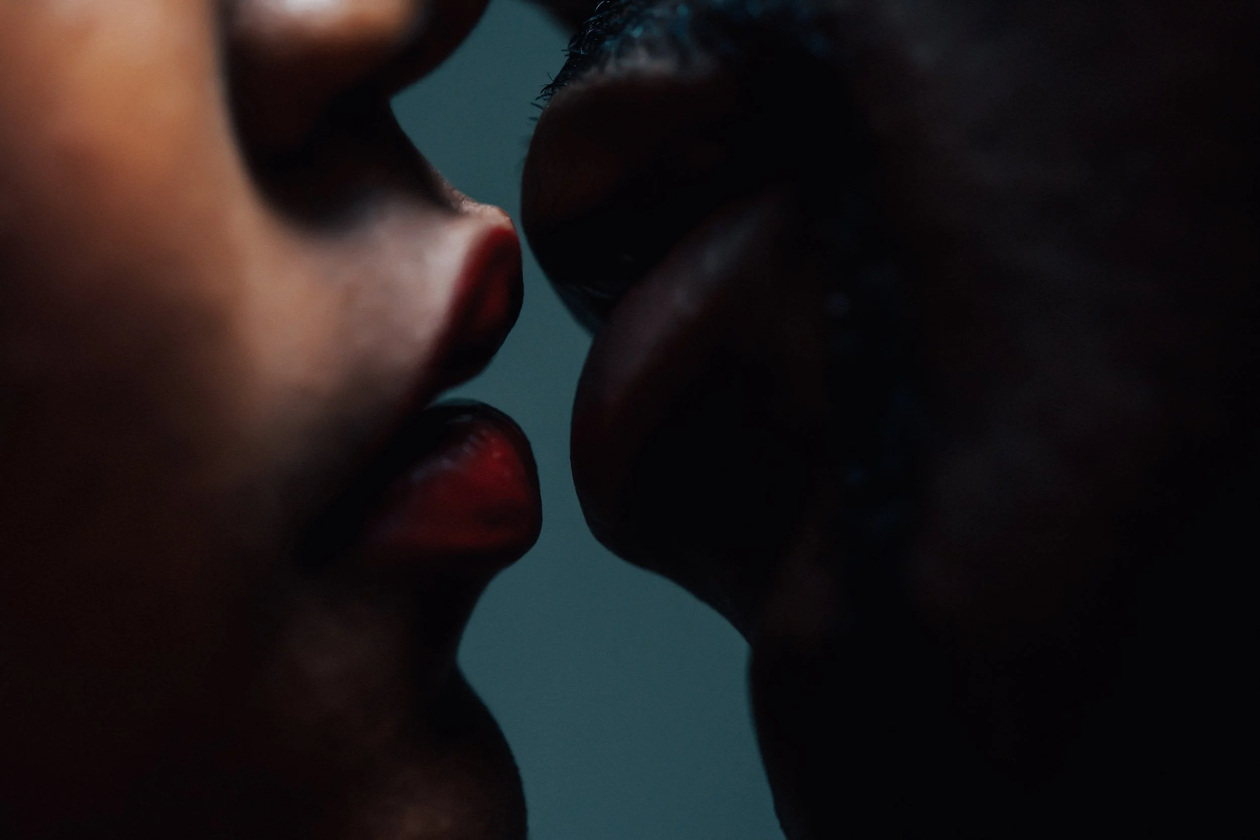 Lips-Almost-Kissing.jpg