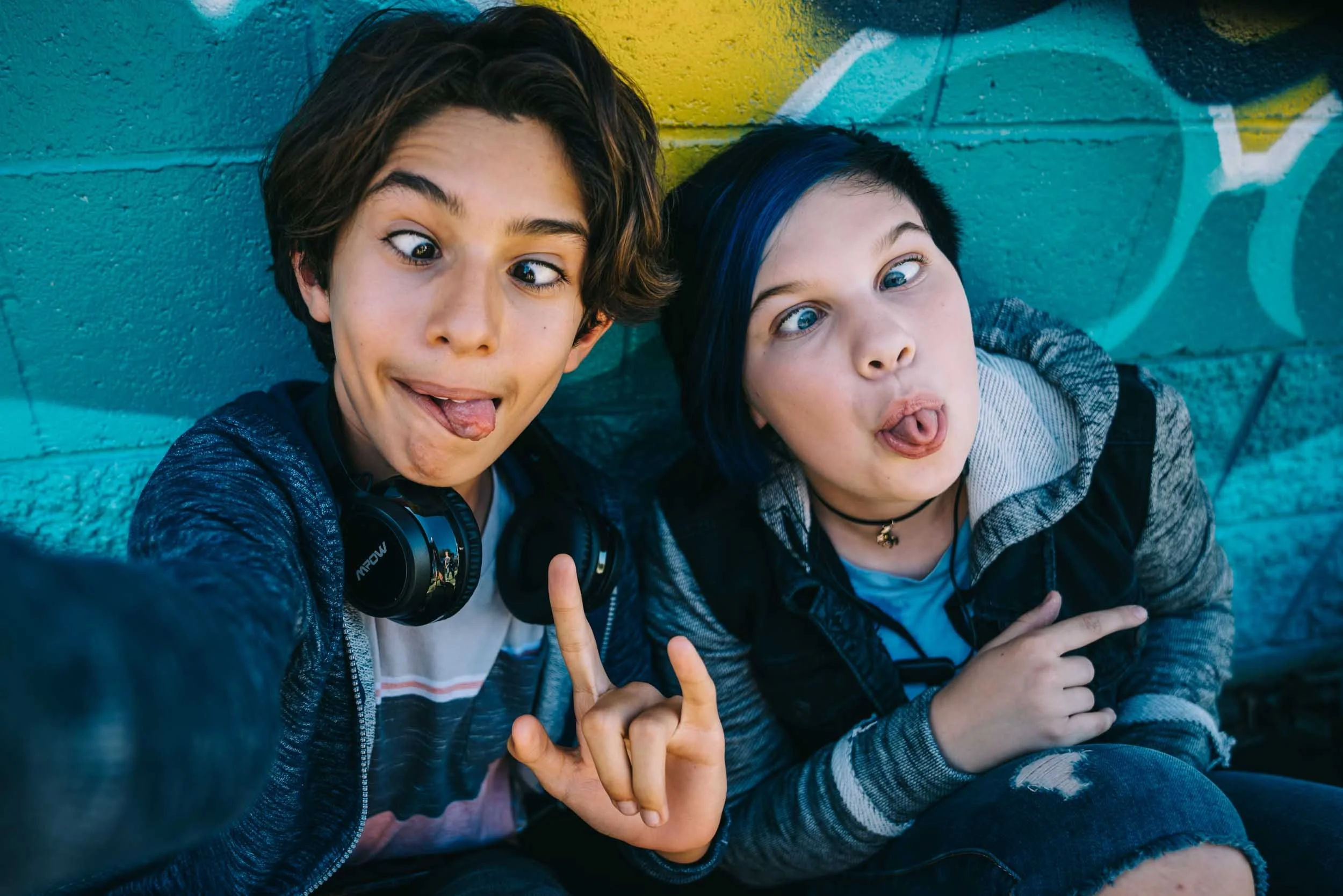 Teens-Taking-Selfie-with-Goofy-Faces.jpg