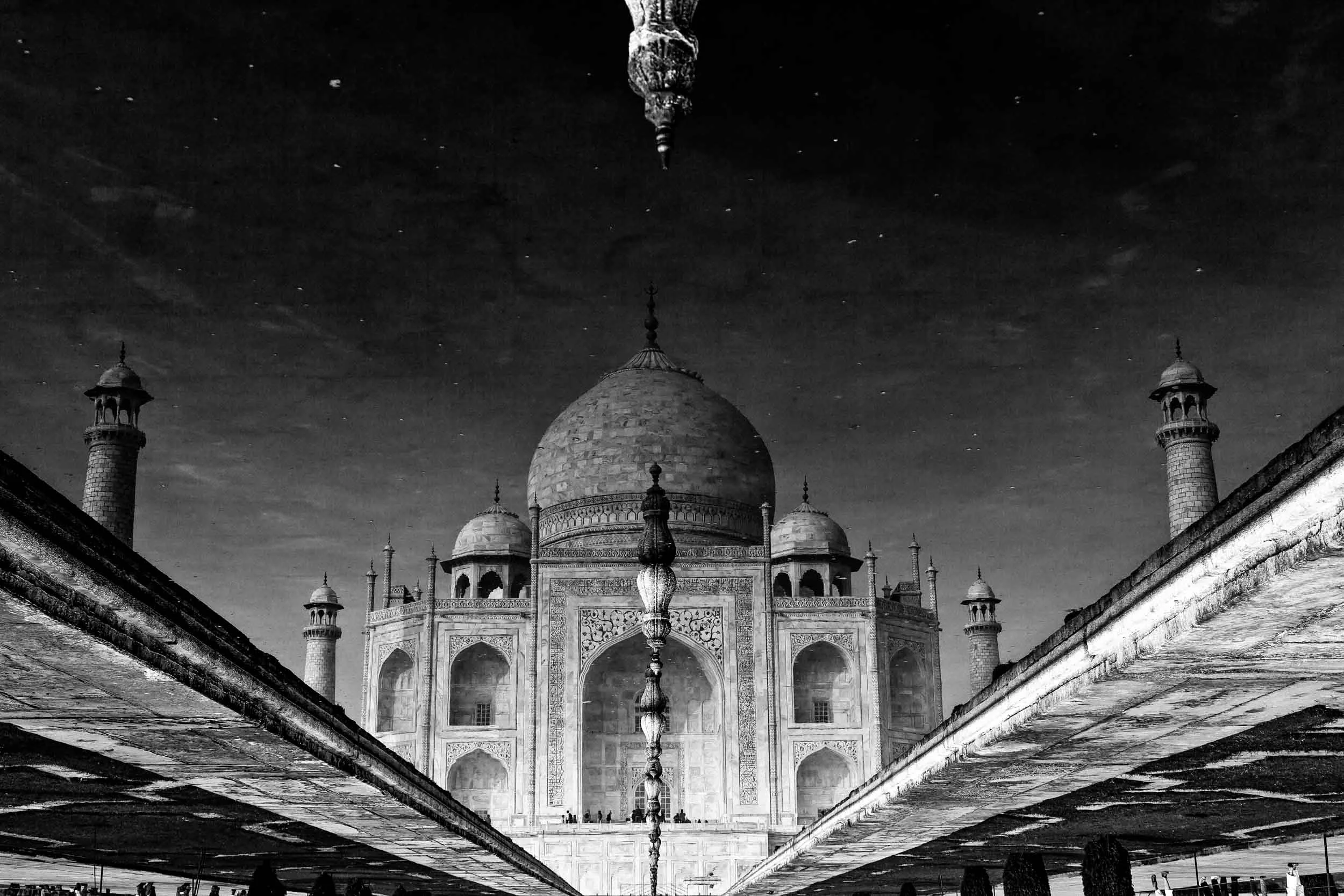 Taj-Mahal-Symmetrical-Reflection-View.jpg