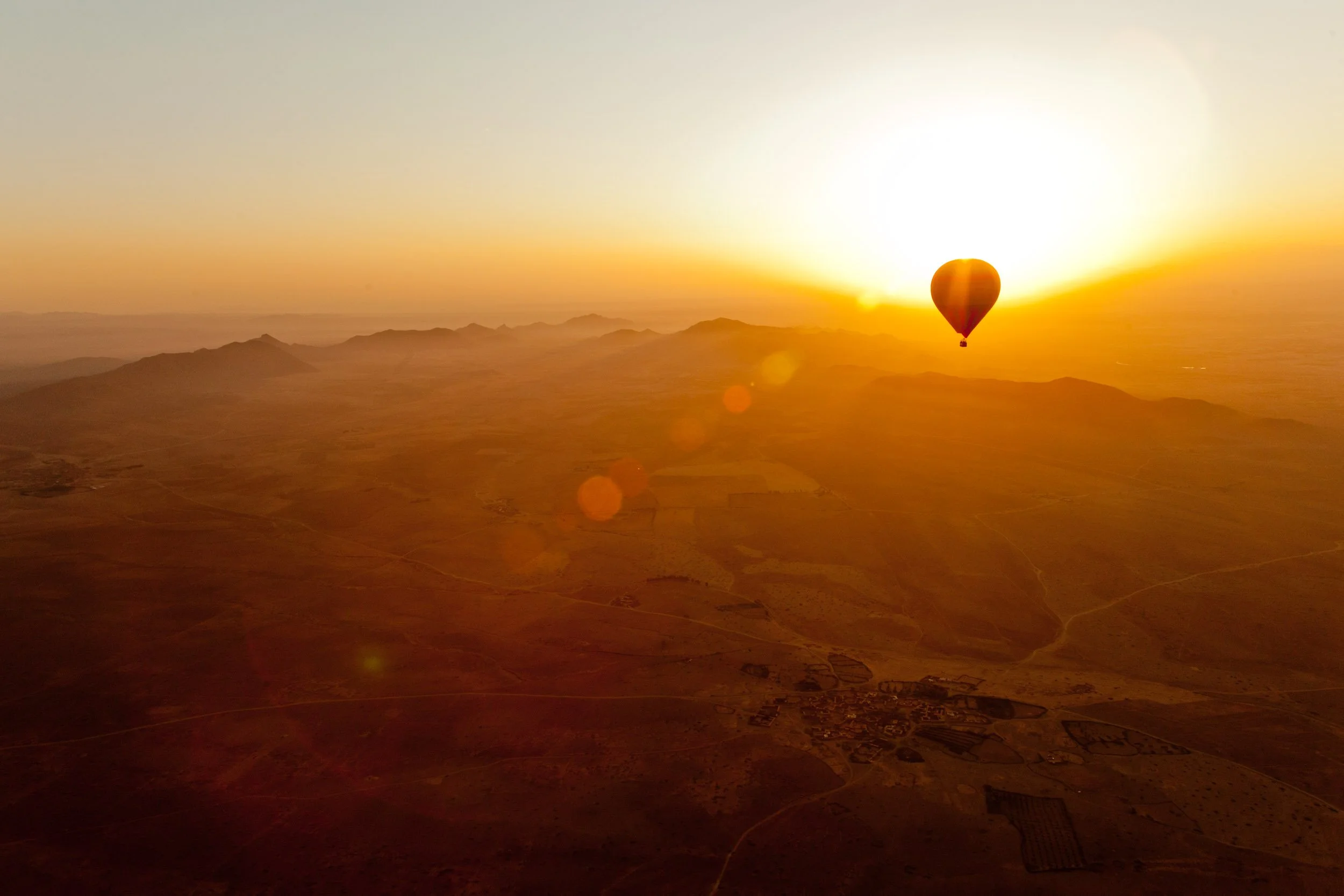 Hot-Air-Balloon-at-Sunrise.jpg
