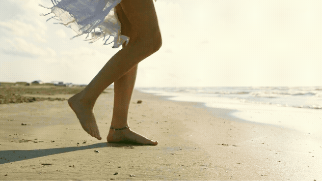Feet-Walking-on-Beach.gif