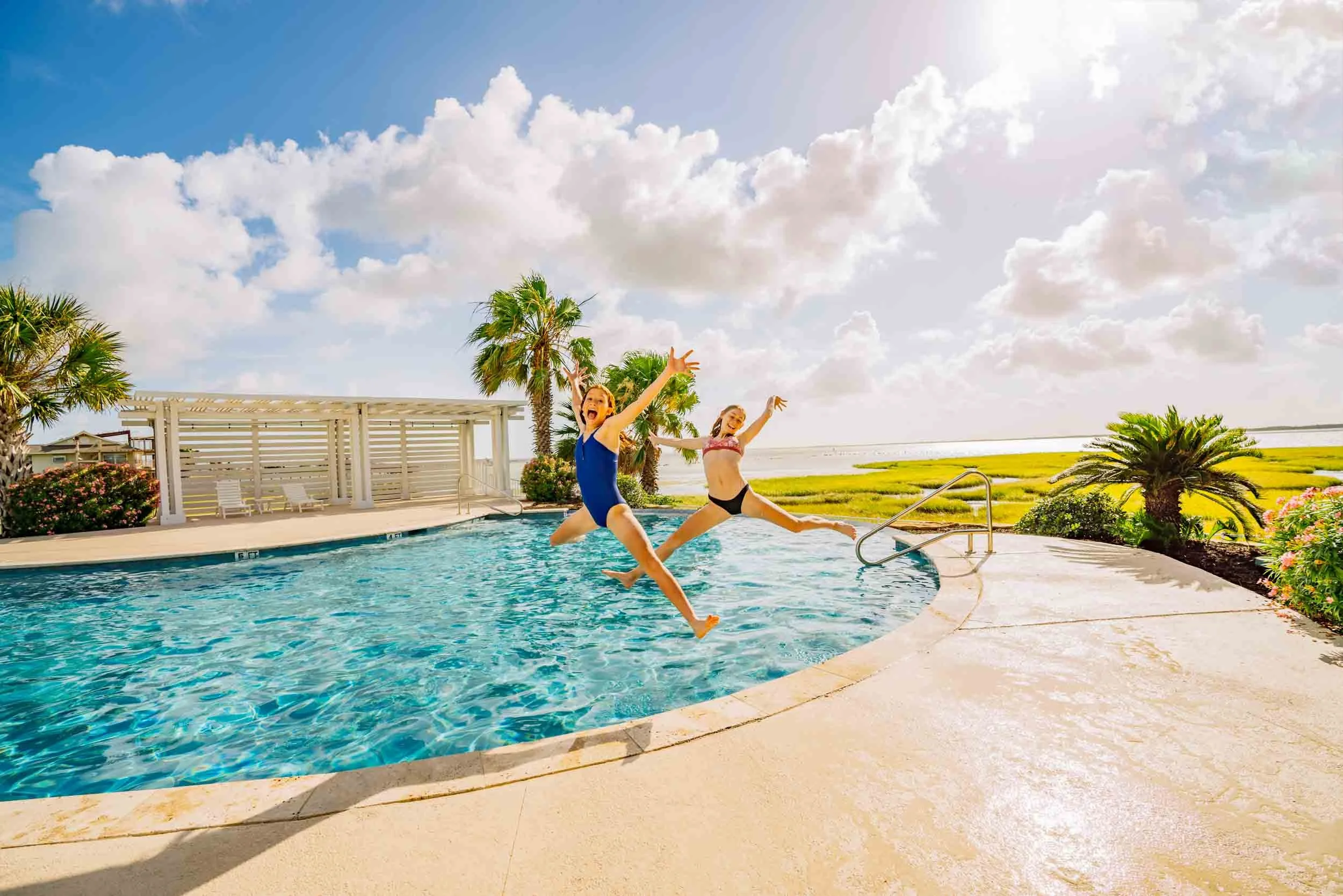 Girls-Jumping-into-Poolt.jpg