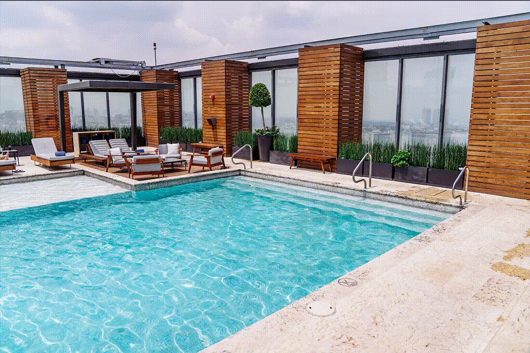 Inti-St-Clair-Cannonball-Hilton-Pool_1.gif