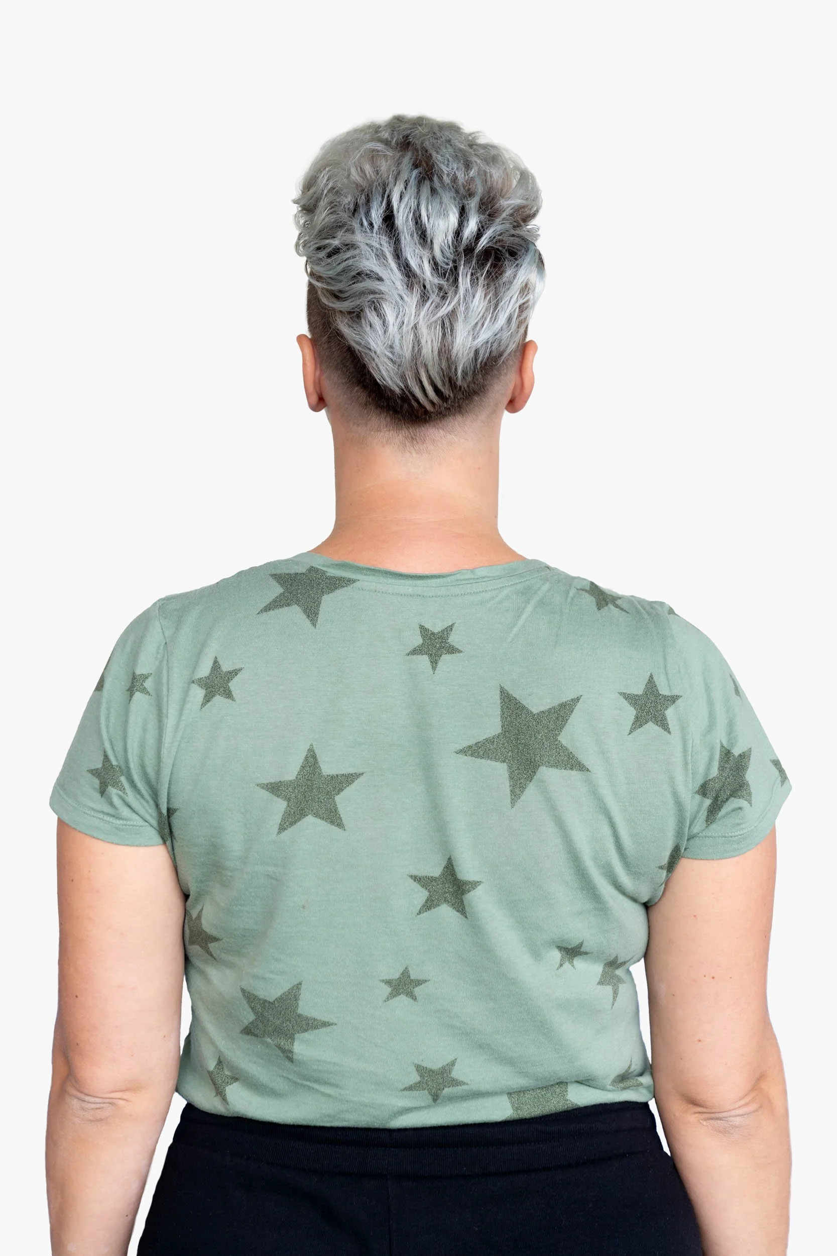 Star-Patterned-Shirt-and-Sort- Hairstyle_Jen.jpg