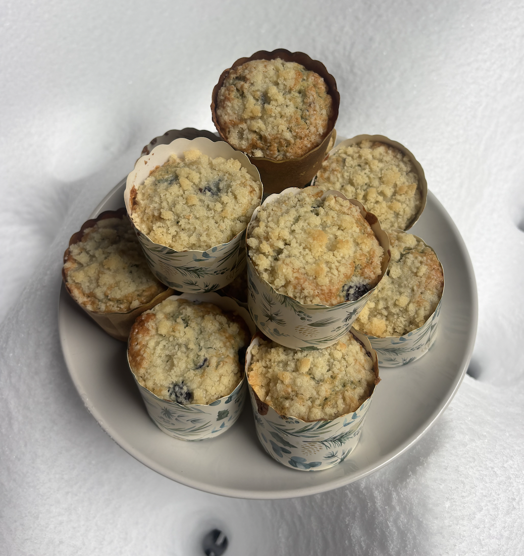 Sourdough discard blueberry crumble muffins (1/2 dozen)