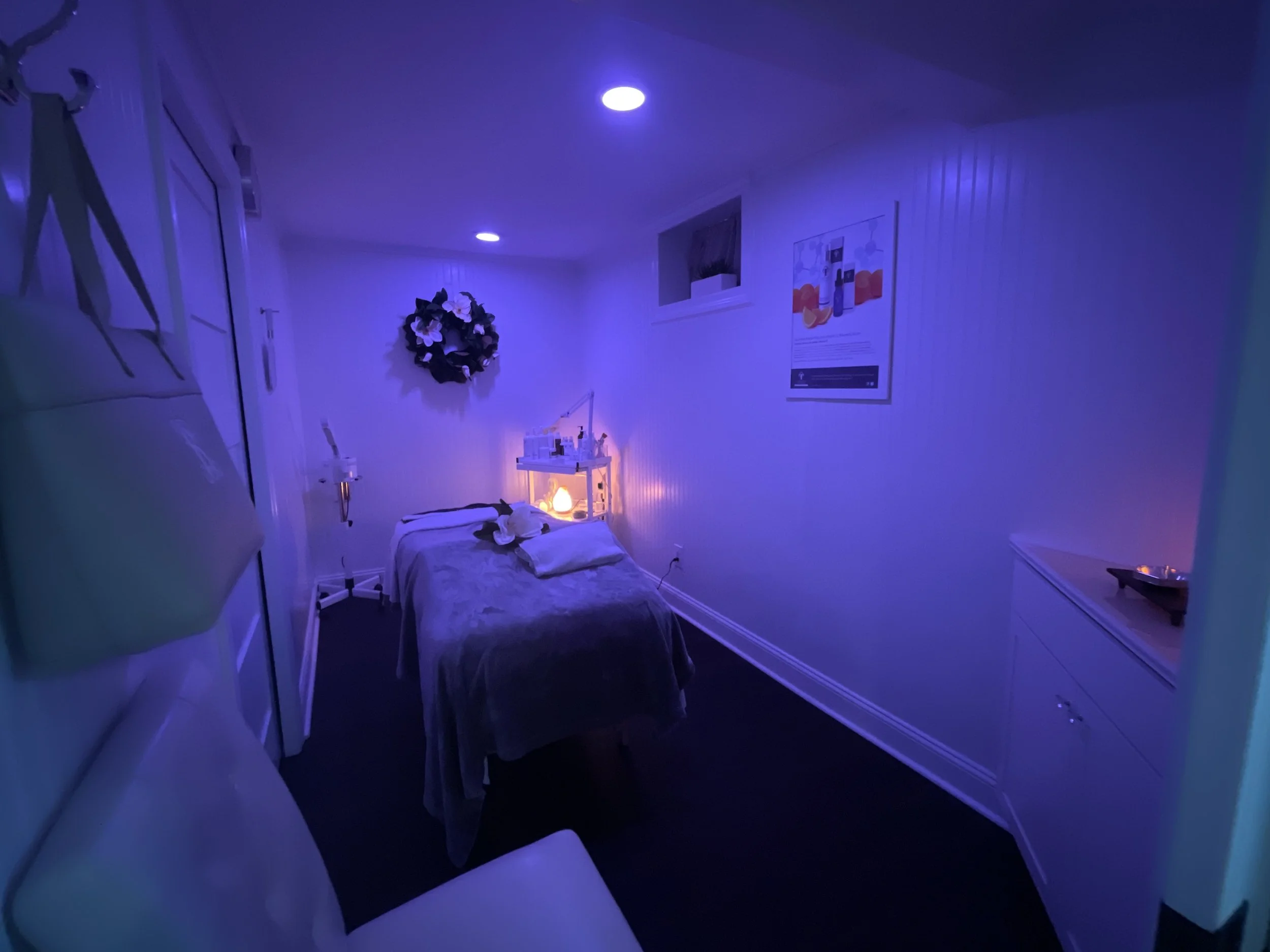 facial room 3 .JPG