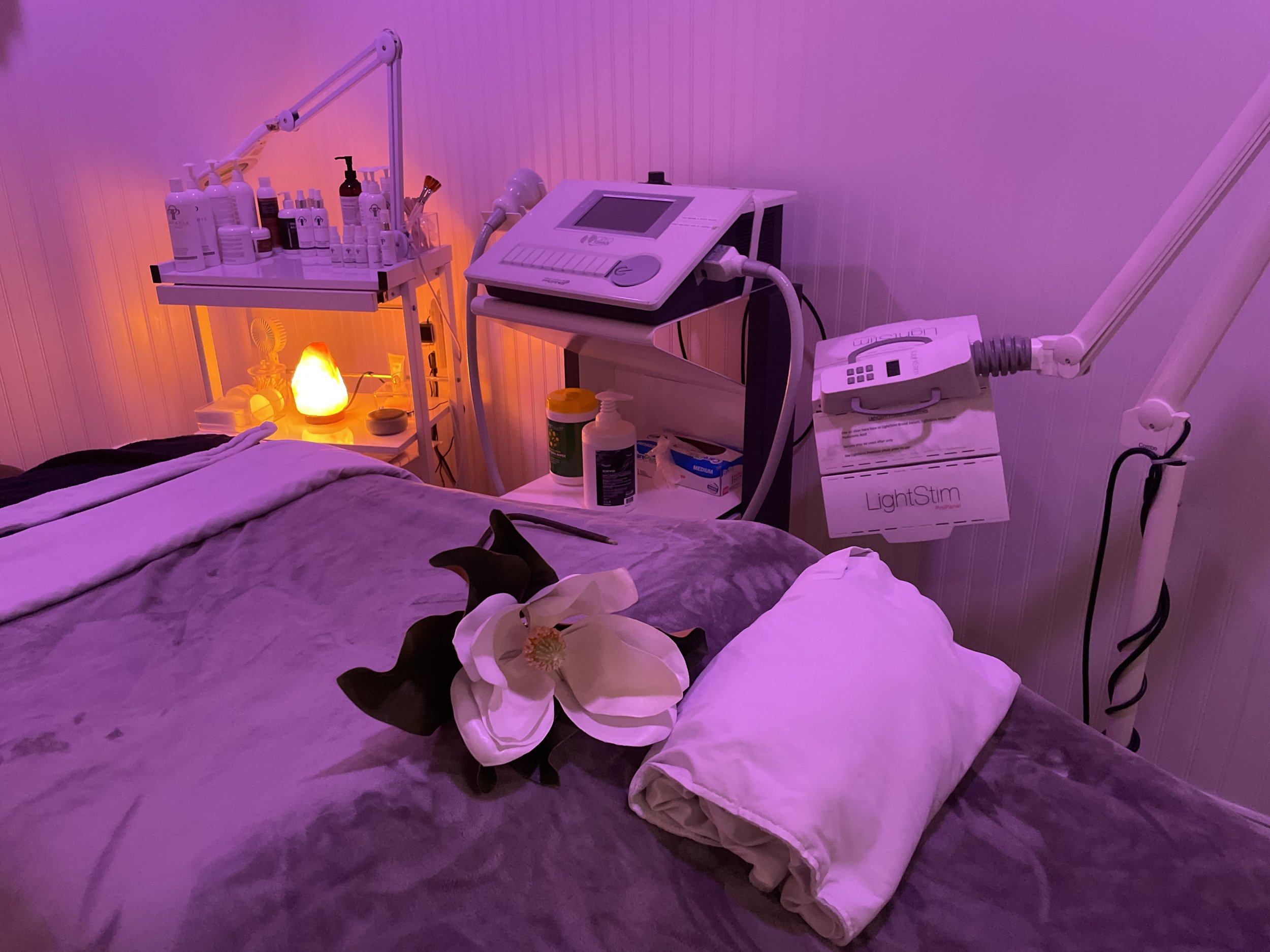 facial room 1 .JPG