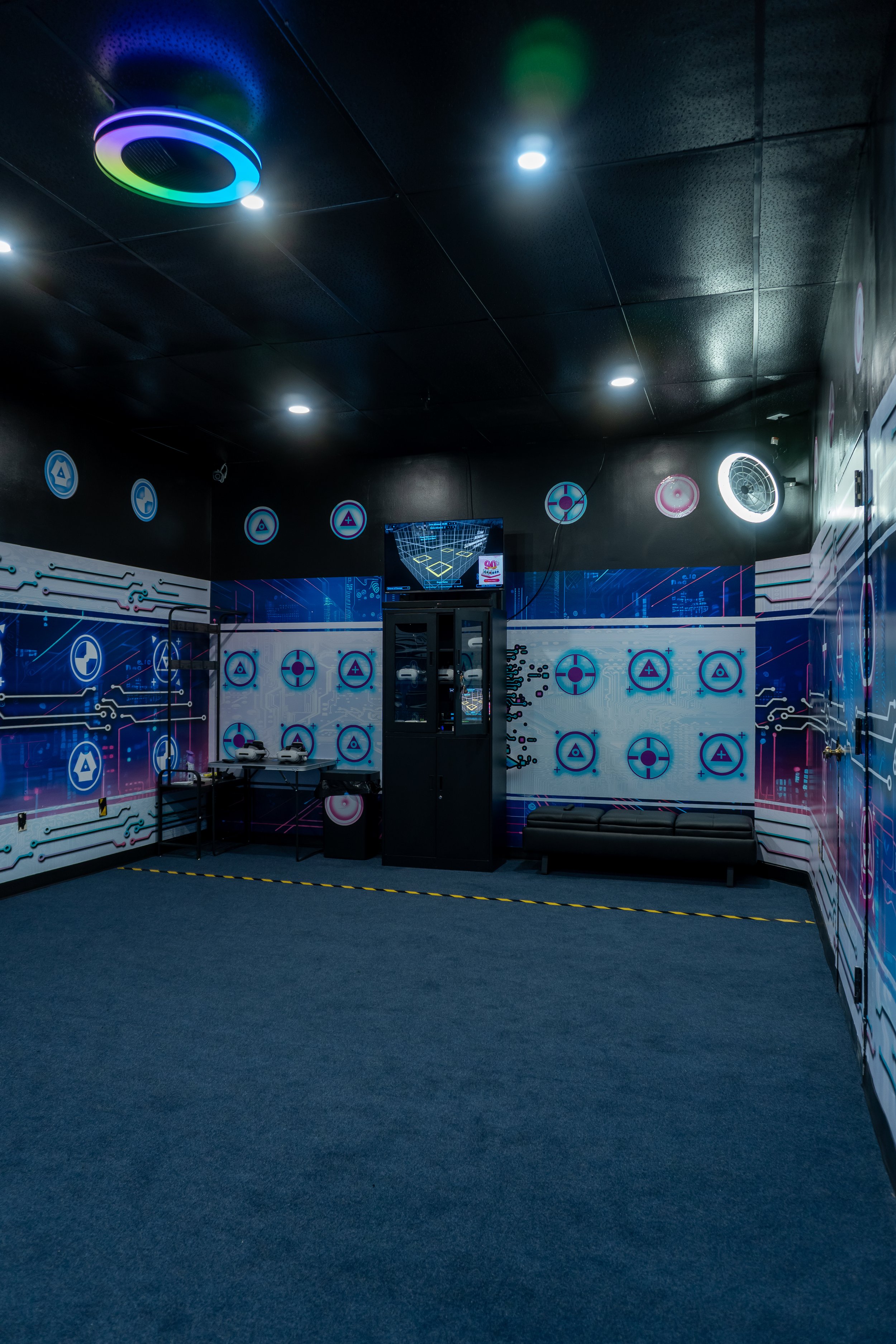 VR WORLD SPACE STATION