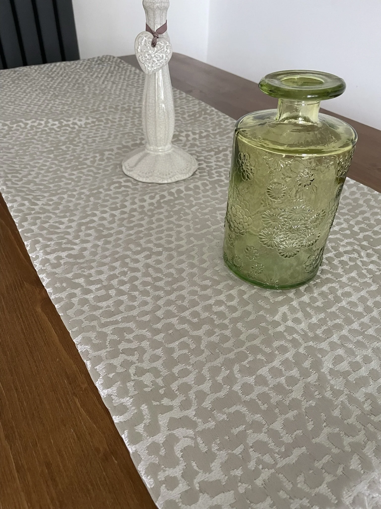 Silver leopard spot silky table runner