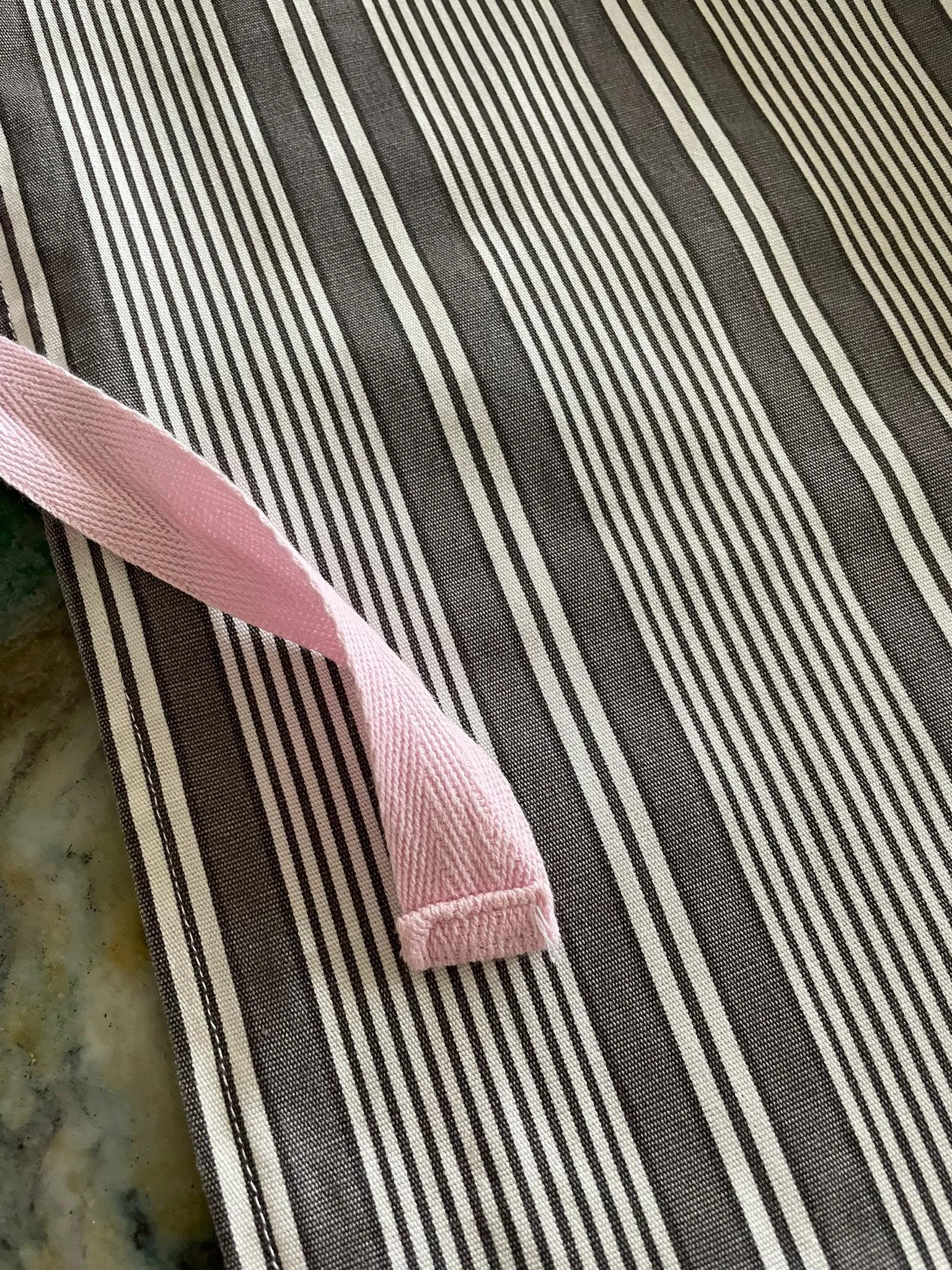 apron - pink strap4.jpg