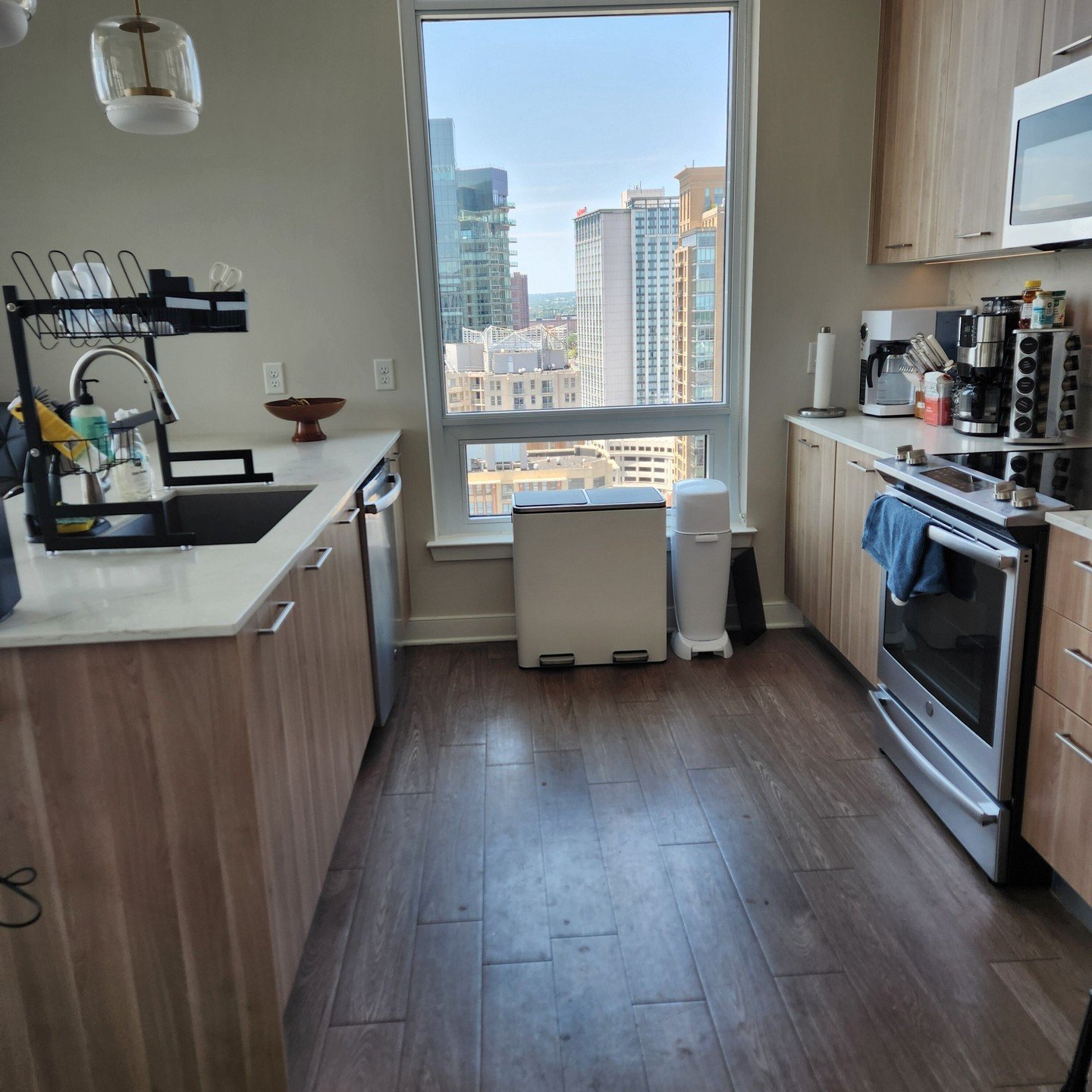 Check out this kitchen transformation! Cooking and cleaning are so much easier when everything is organized. 

#KitchenMakeover #OrganizedHome #professionalorganizer #baltimoreorganizer #professionalorganizerbaltimore #OrganizedLiving #OrganizedSpace