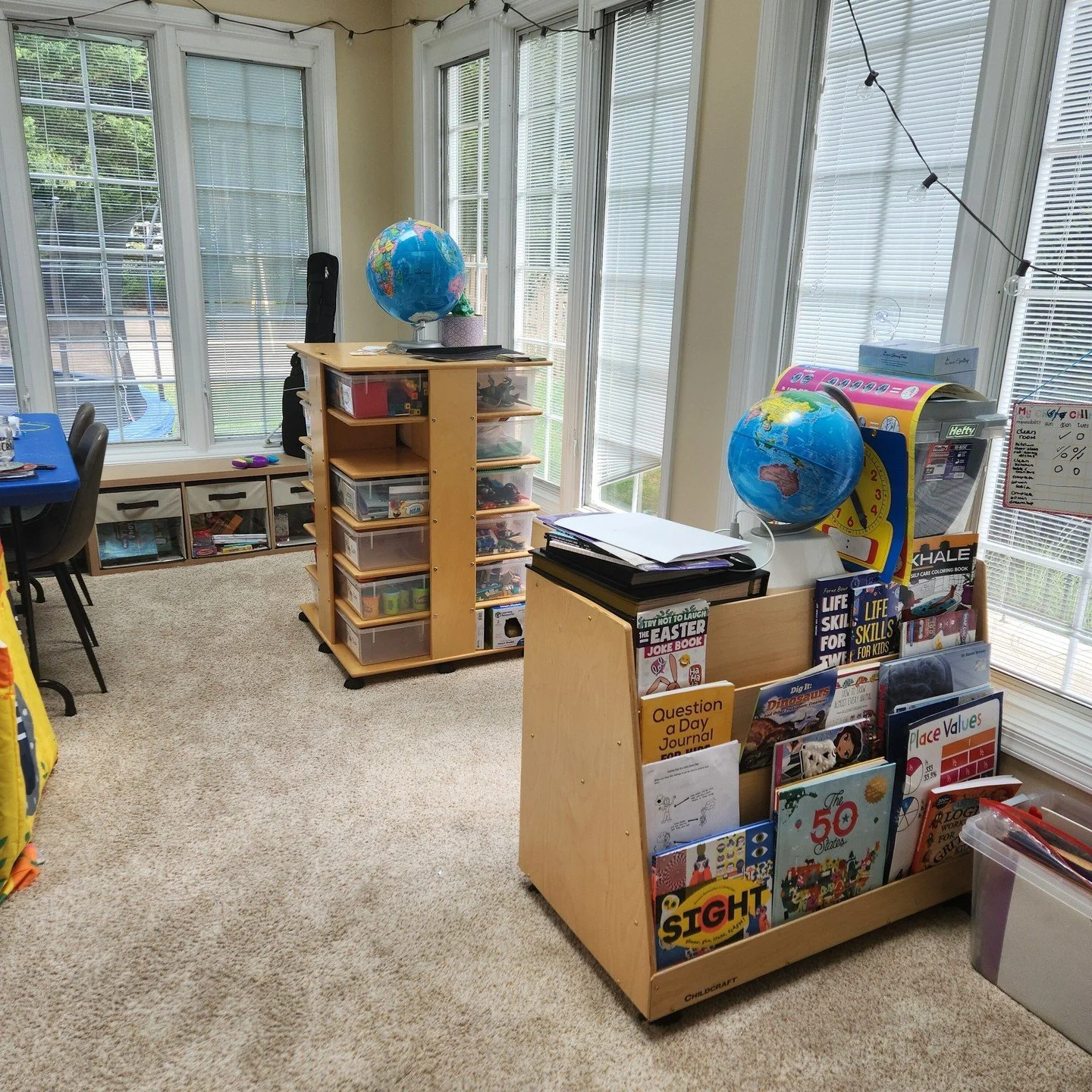 ✨ Before &amp; After of a Homeschool Playroom! ✨ Take a look at this amazing transformation! The space went from cluttered to organized, making it so much easier (and more fun!) for learning and playtime. 📚🎨 Now everything has its own place, and th