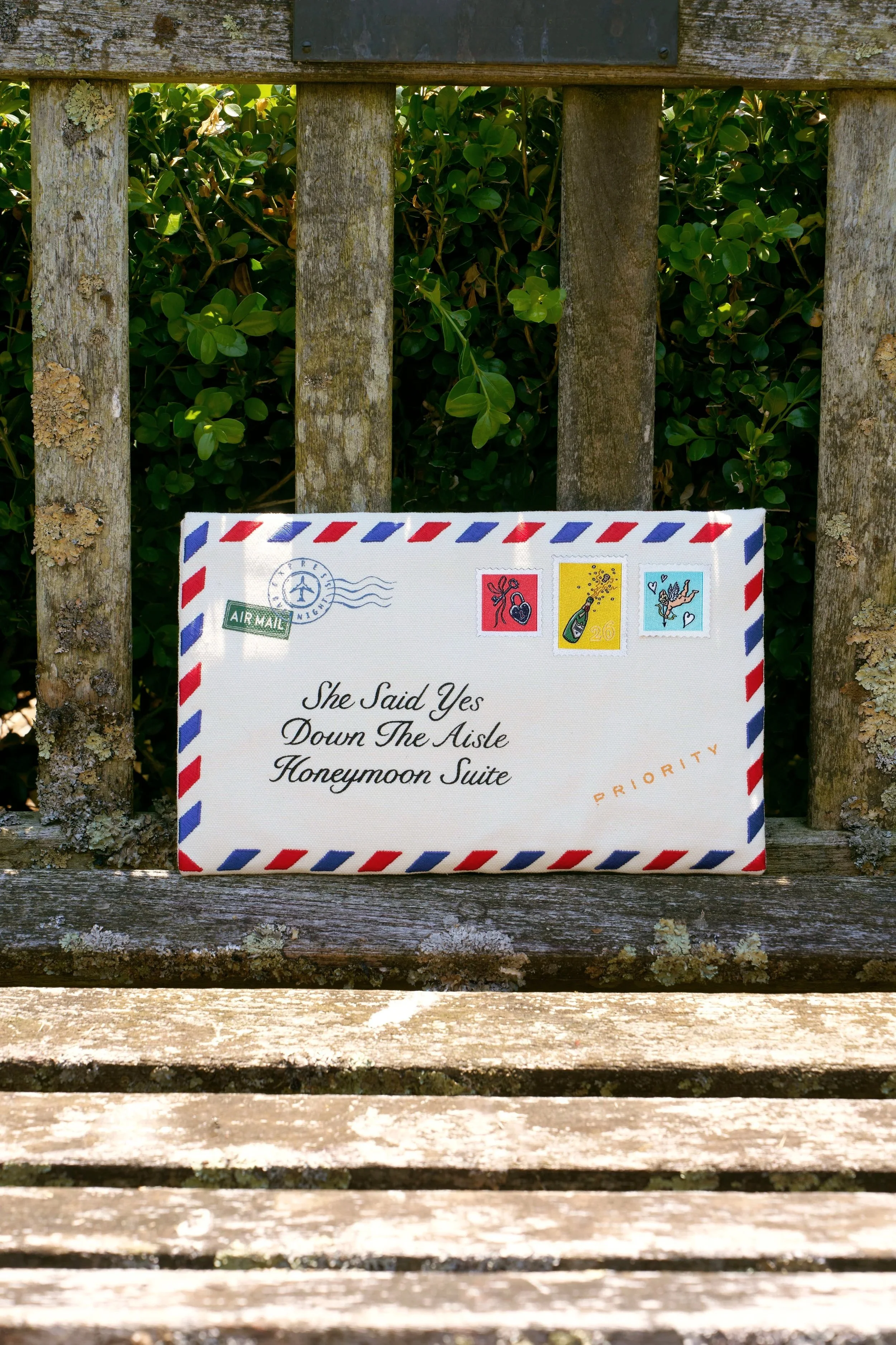 Dear Darling Clutch