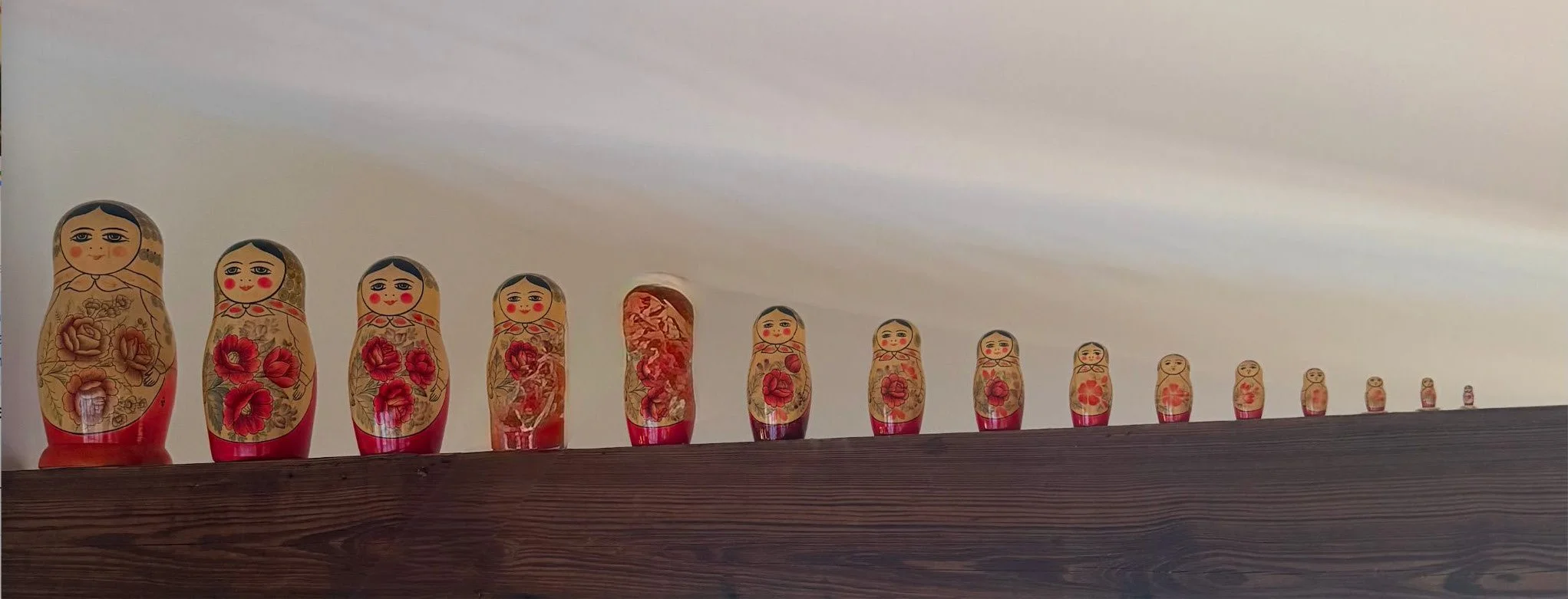 My inspo: Hidden surprises. A small thrill unfolds with each
turn of the hand—anticipation yielding to delight, revealed
one layer at a time.