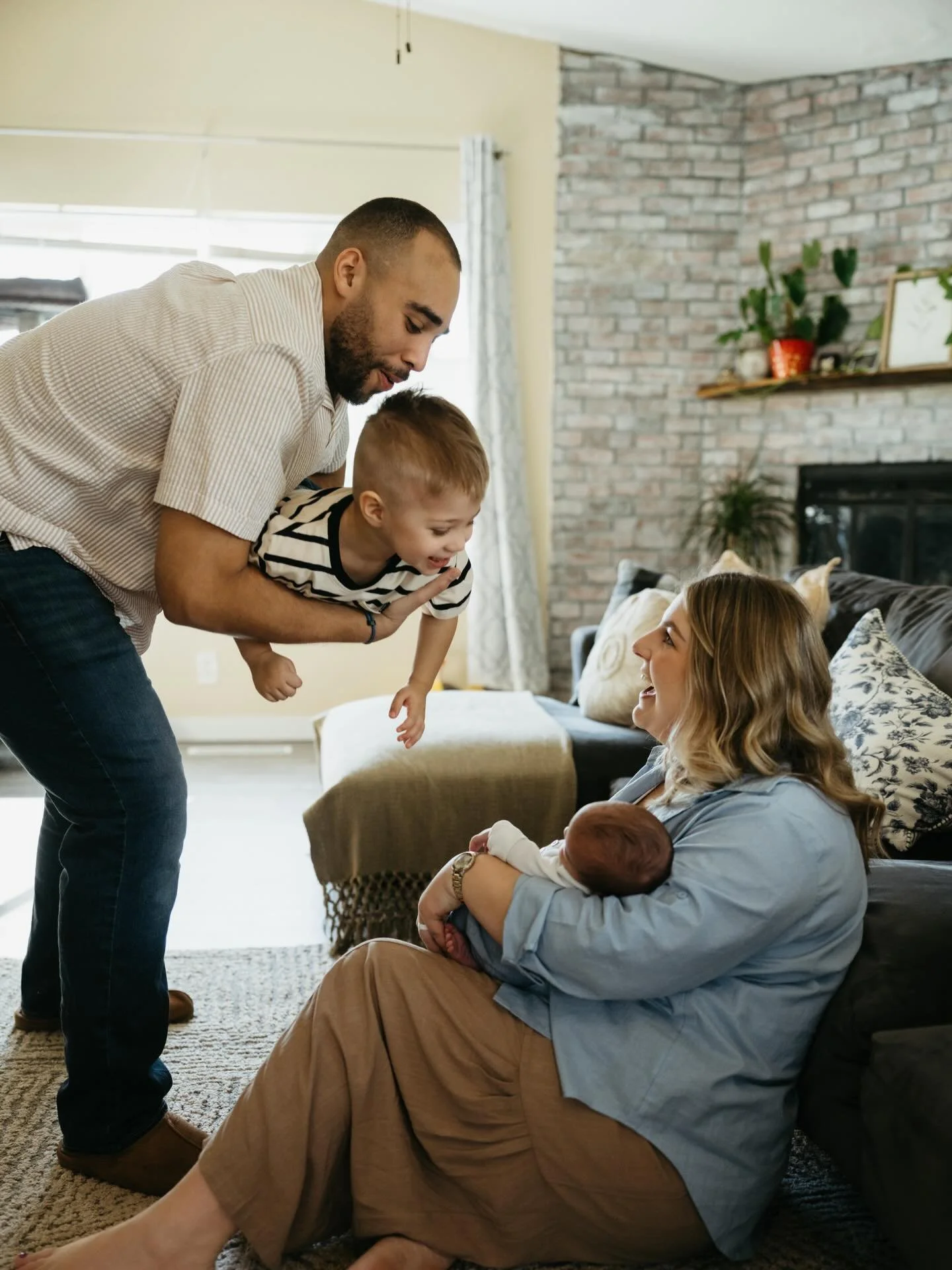 I am so completely obsessed with these photos and my little family 🥹🥹 

We invited the boys&rsquo; grandparents to jump in on our family/newborn photos and it might have been one of the best decisions we made.

Watching them hold their grandsons, h