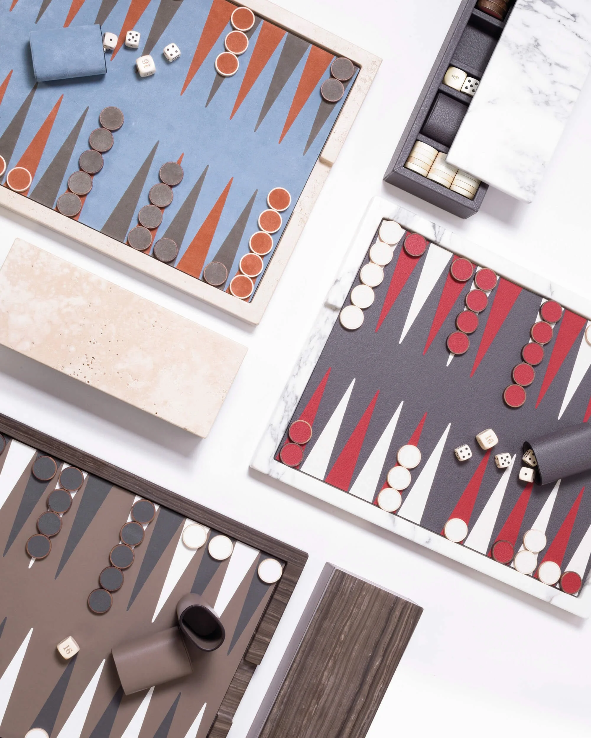 Giobagnara_GAMESandSMOKING_Ettore marble backgammon_LIFESTYLE02.jpg