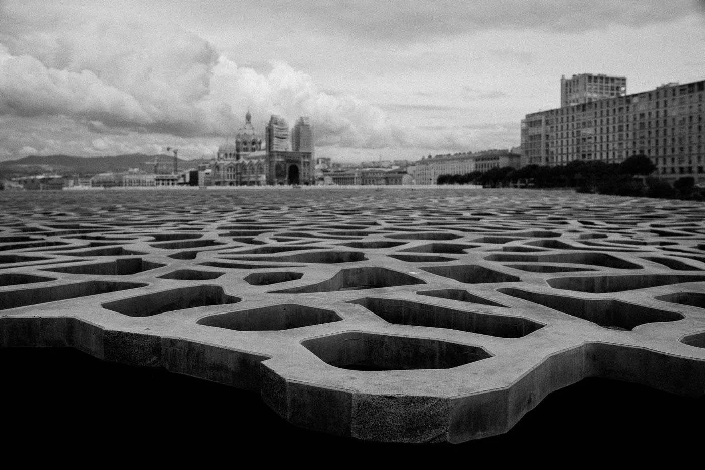 #490. Ongoing OTUS 28 review: 8 hours of street photography in Marseilles