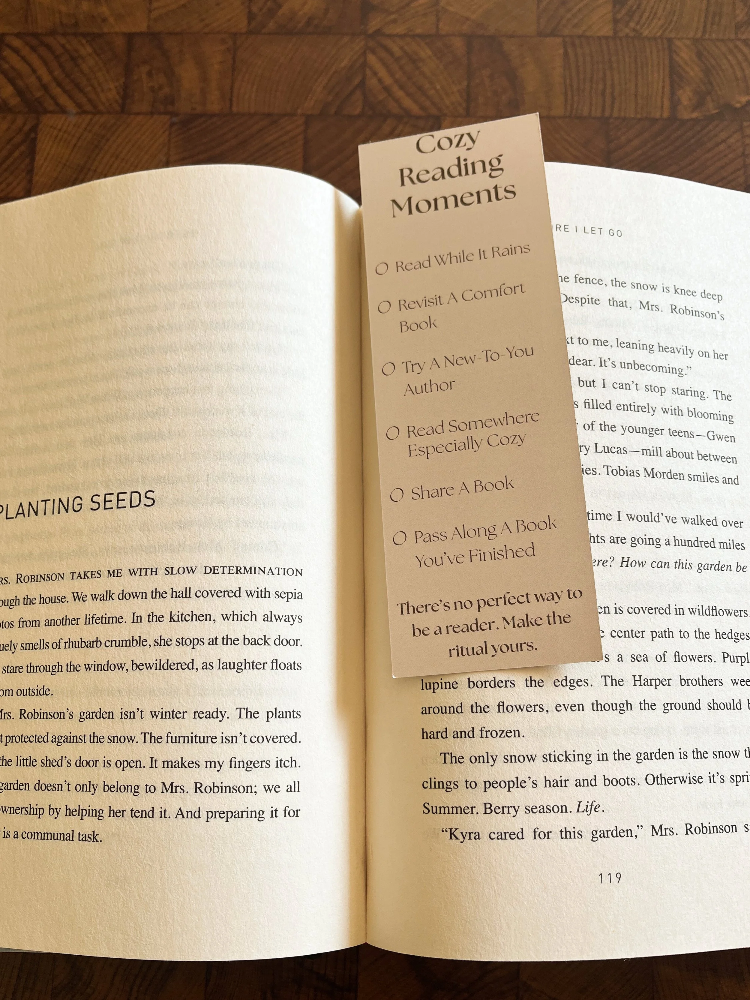 AutumnReadingRitual-1.jpg