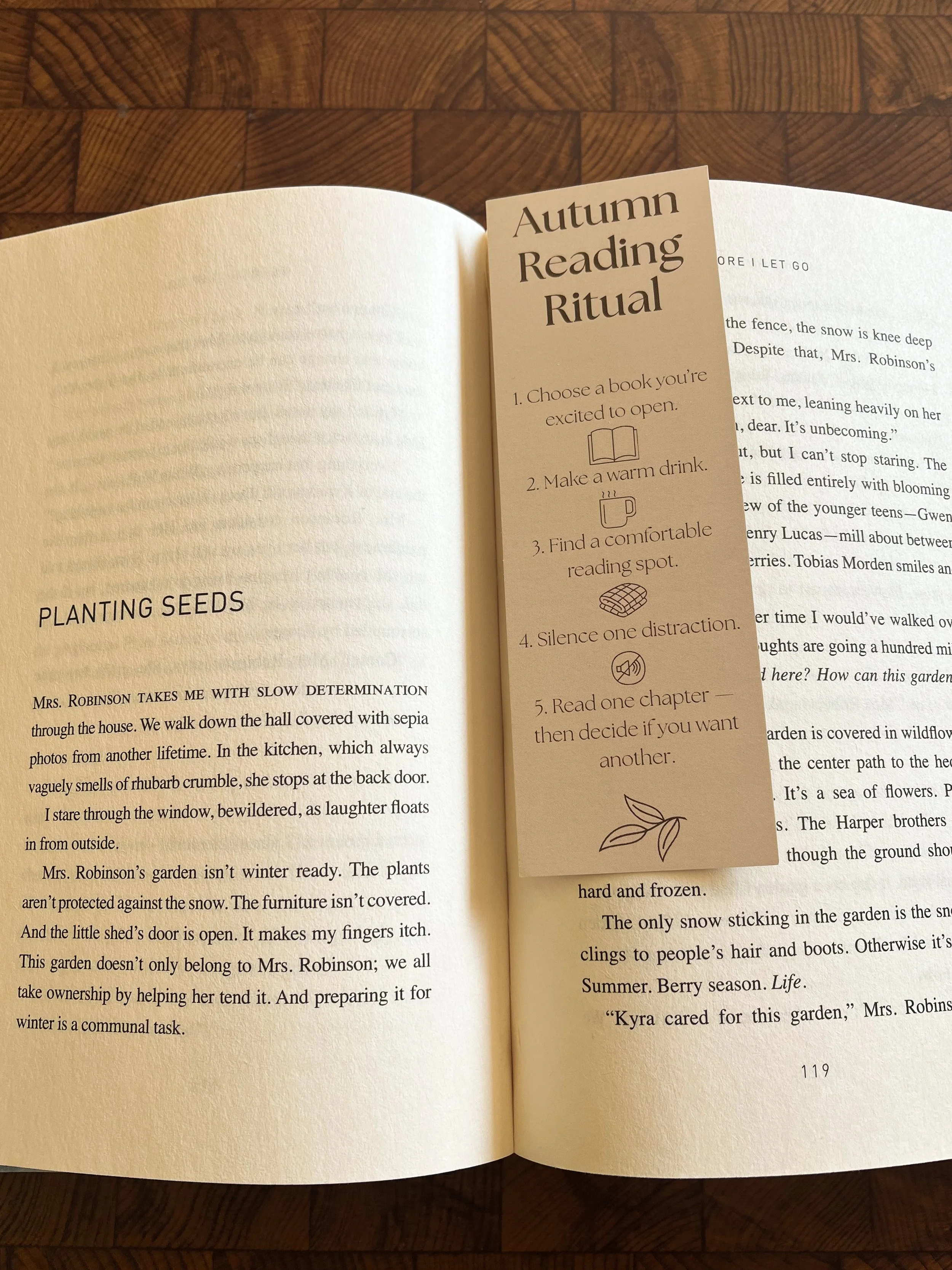 AutumnReadingRitual-2.jpg