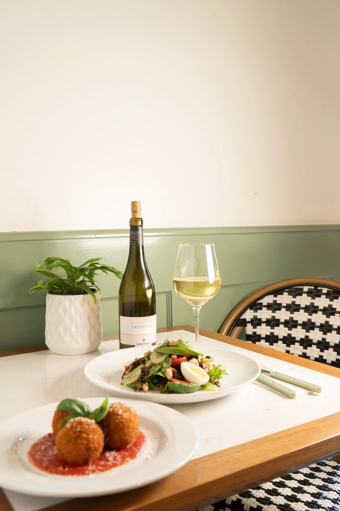 THE TUSCAN TRAINER_Set-5.jpg