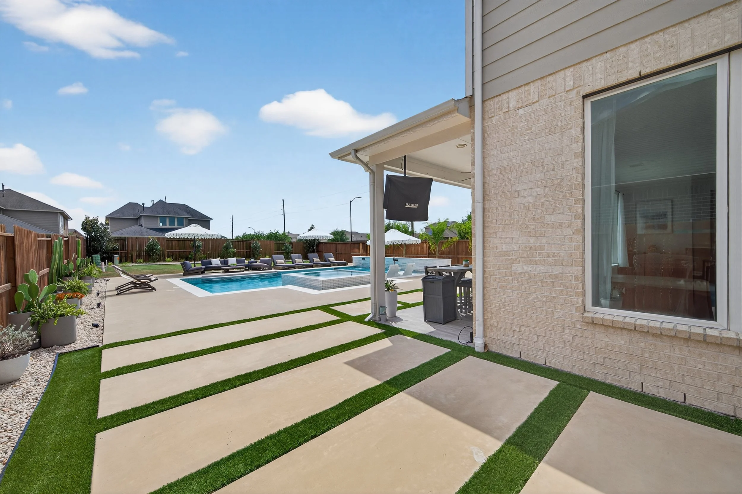 What are Hardcapes? The Foundation Of a Backyard that truly works