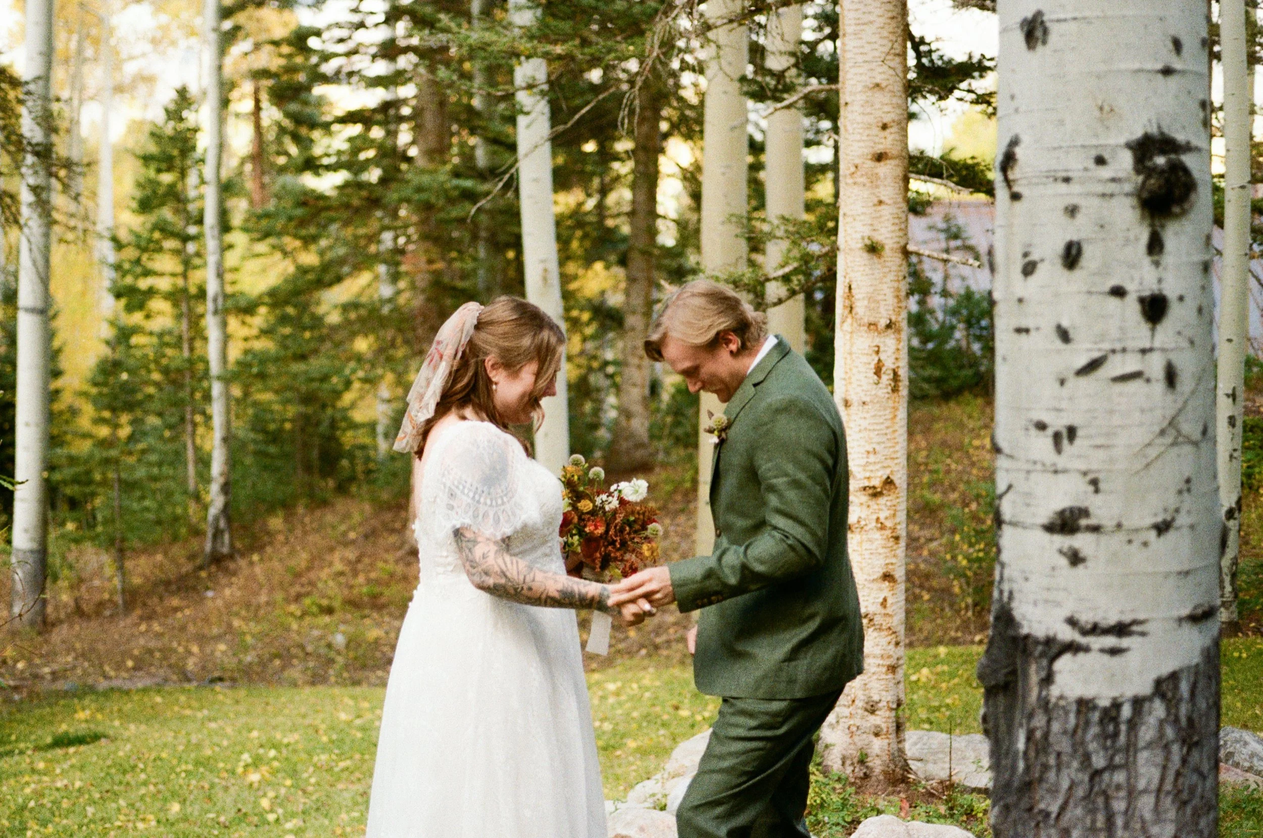 RaeganLucas-Telluride-MicroWedding-35mmFilm-000093470004.jpg