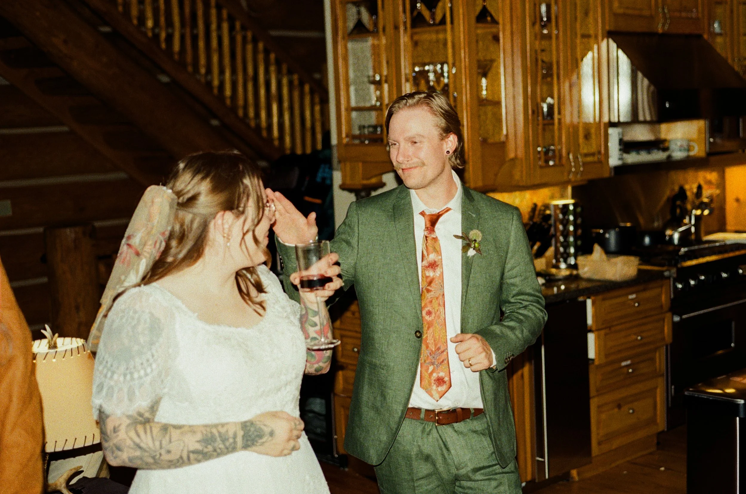 RaeganLucas-Telluride-MicroWedding-35mmFilm-000093480025.jpg