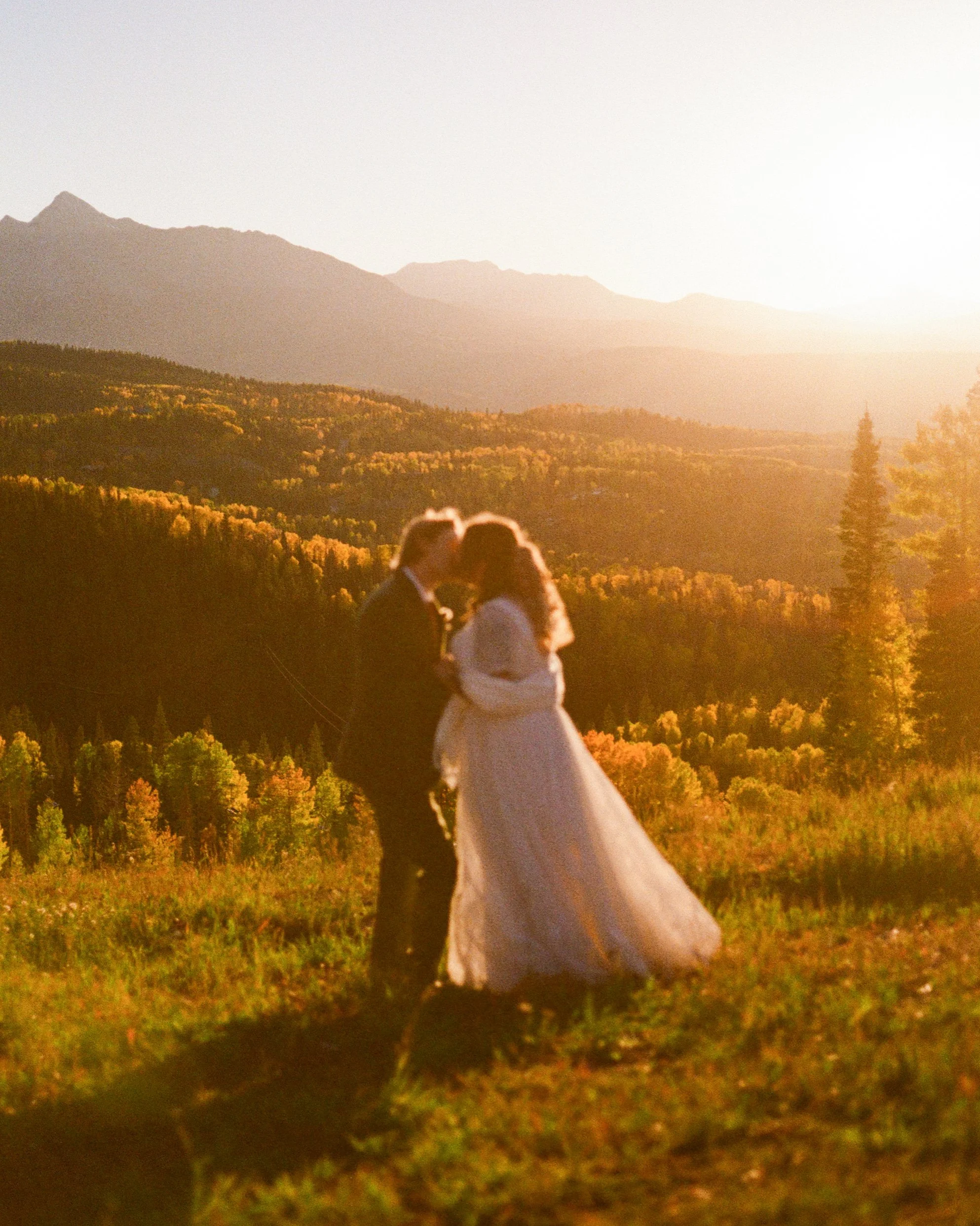 RaeganLucas-Telluride-MicroWedding-35mmFilm-000093470036.jpg