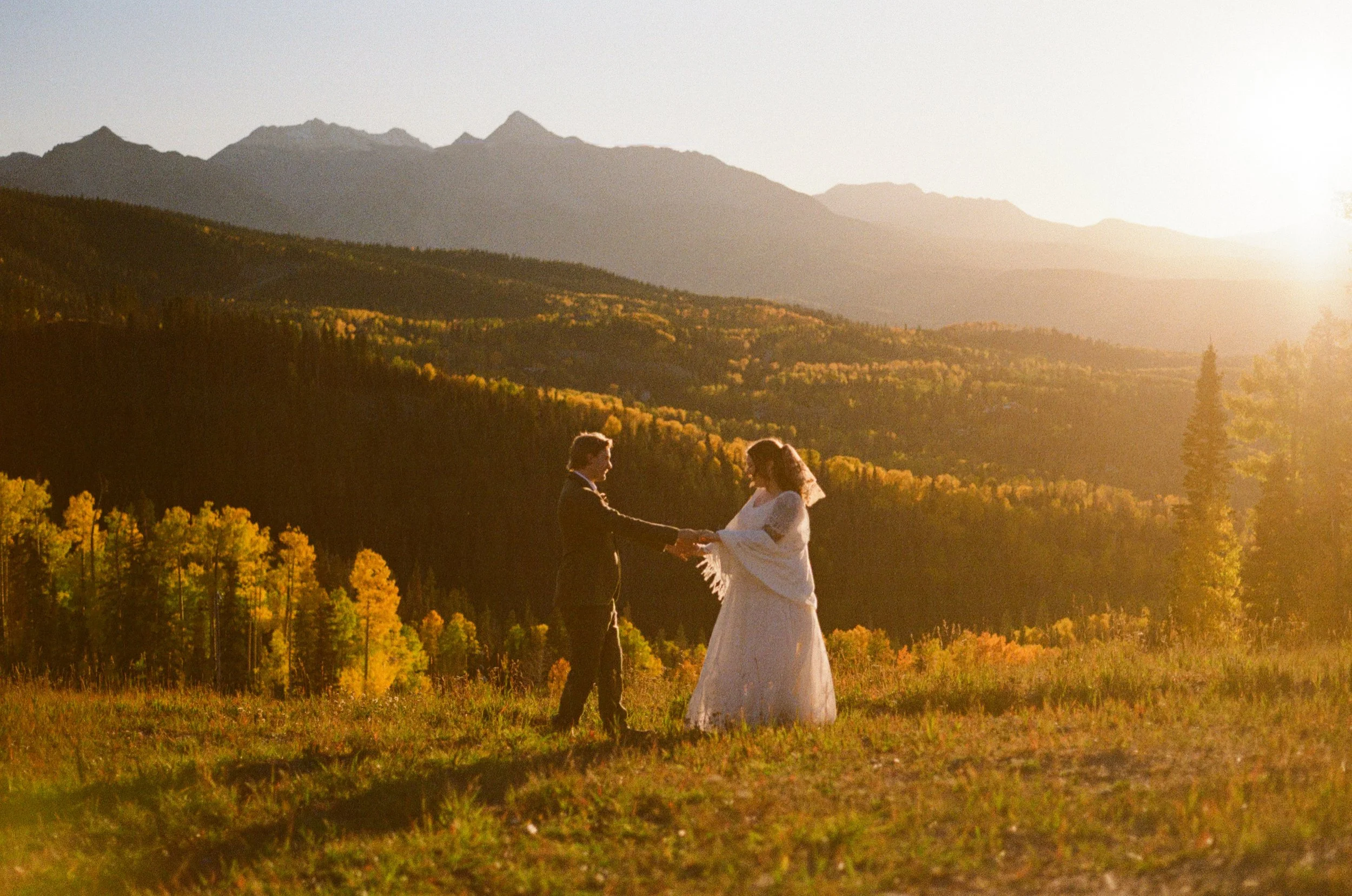 RaeganLucas-Telluride-MicroWedding-35mmFilm-000093470032.jpg