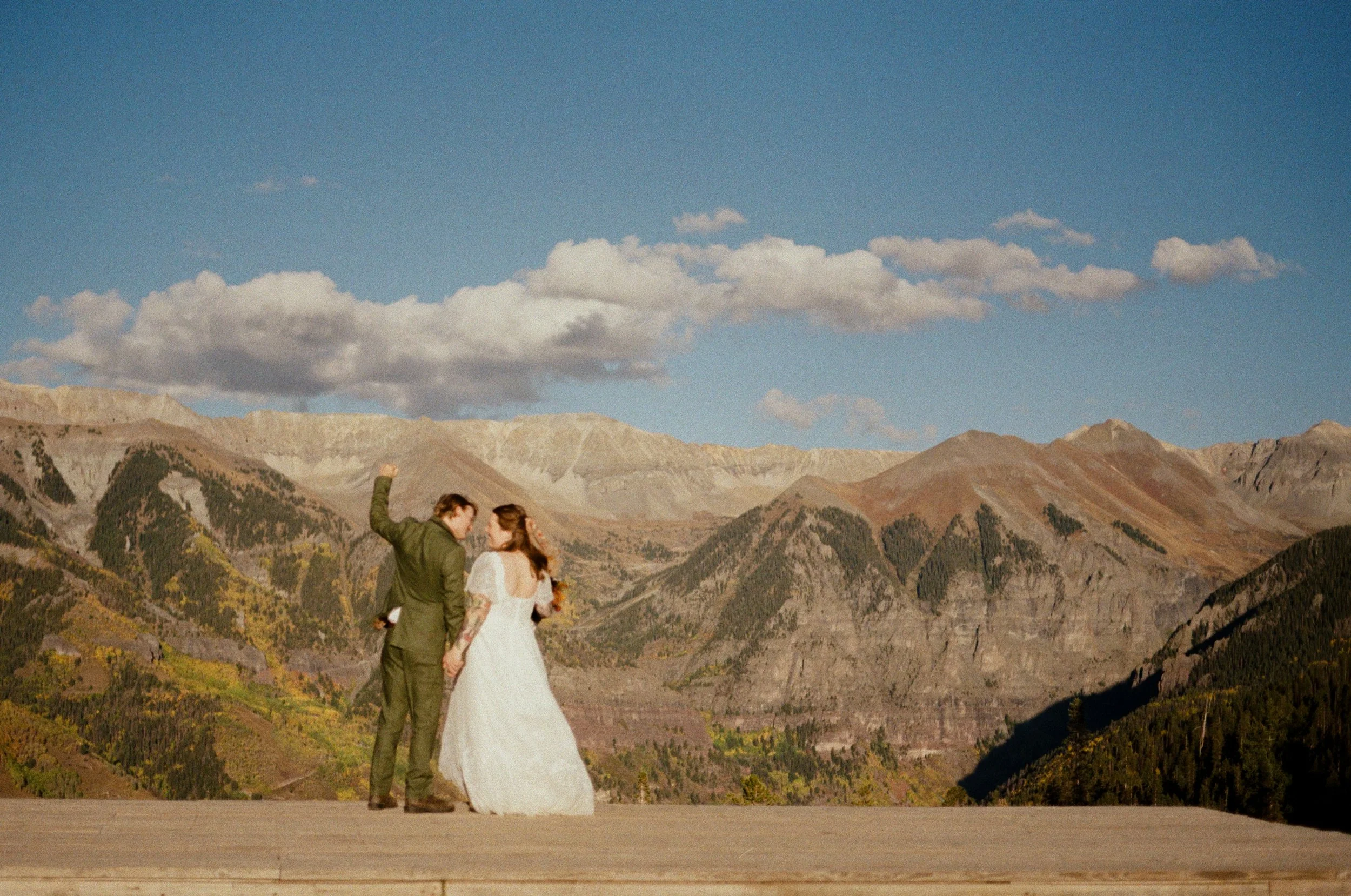 RaeganLucas-Telluride-MicroWedding-35mmFilm-000093470020.jpg