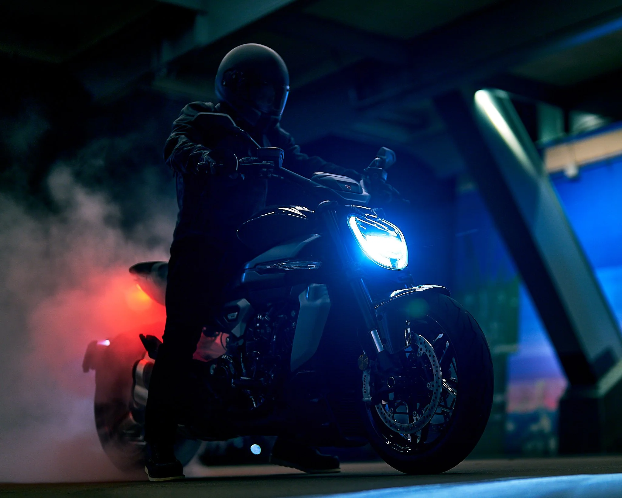 25012 Ducati Diavel 3708.jpg