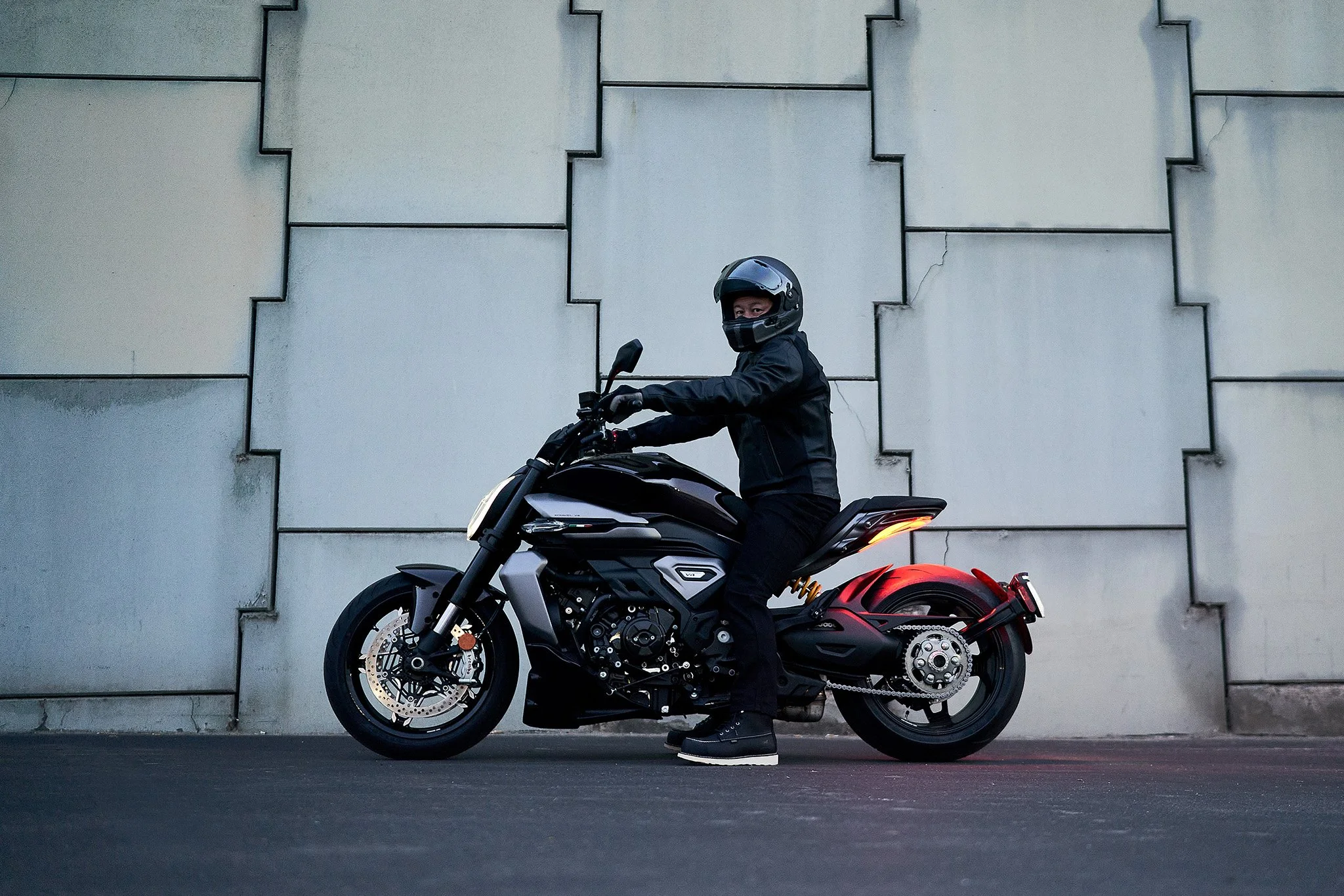 25012 Ducati Diavel 3617-RT.jpg