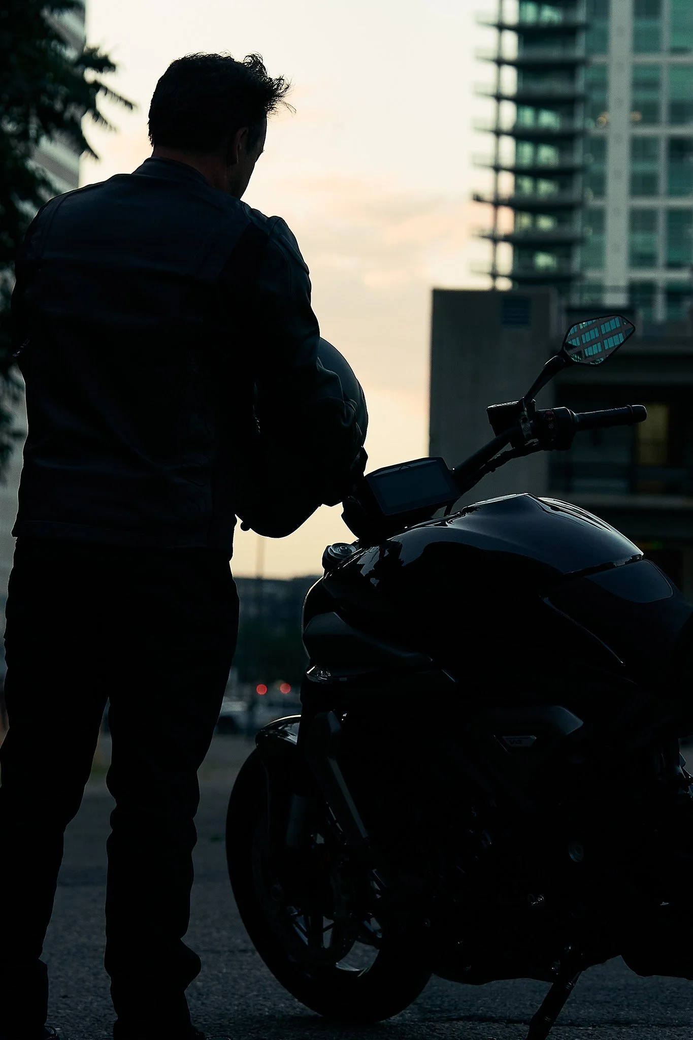 25012 Ducati Diavel 3508-RT.jpg