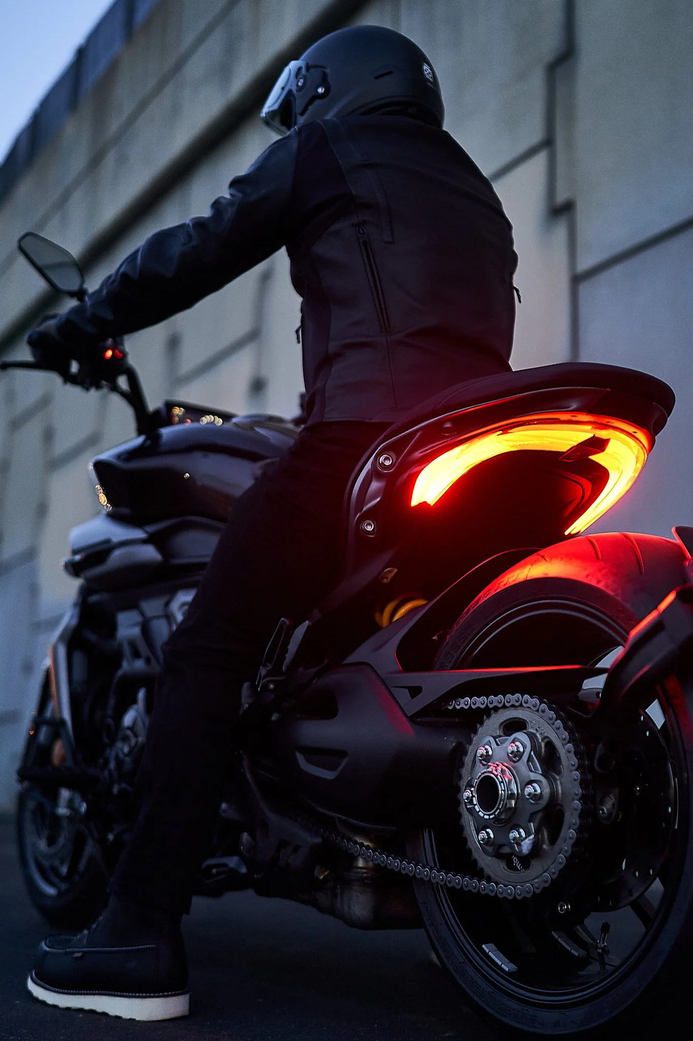 25012 Ducati Diavel 3619.jpg