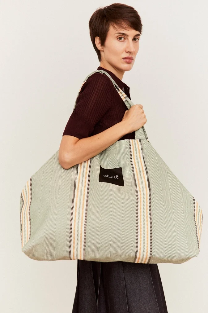 Maxi Shopper Bag in Green Burgos Twill 1.webp