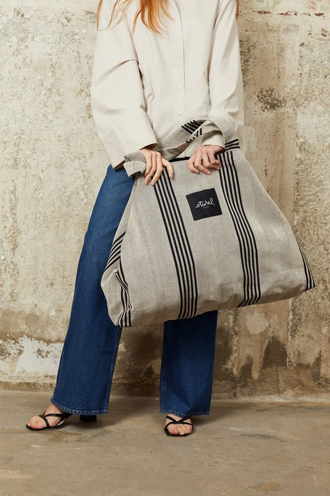 Burgos Maxi Twill Black Shopper Bag 2.webp