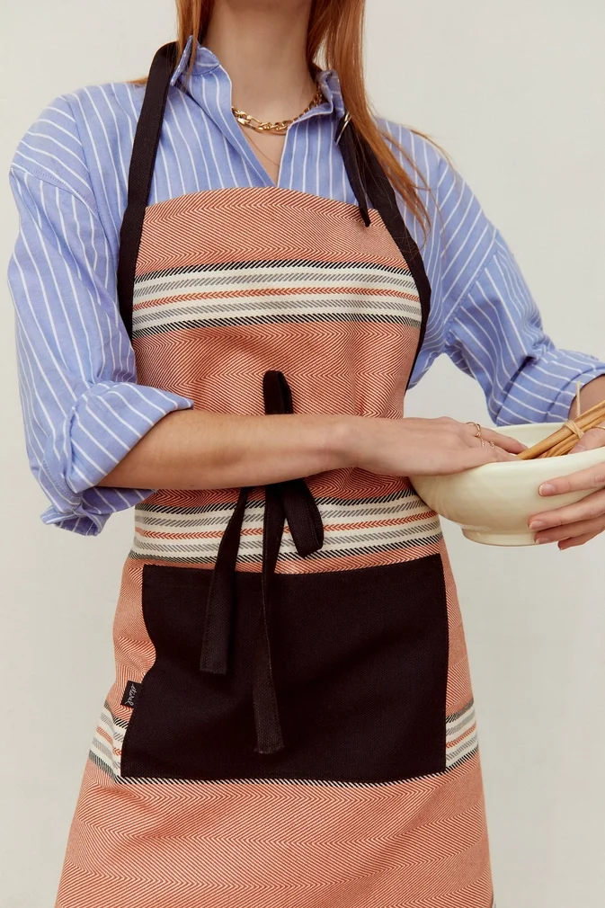 Burgos Clay Twill Apron.webp