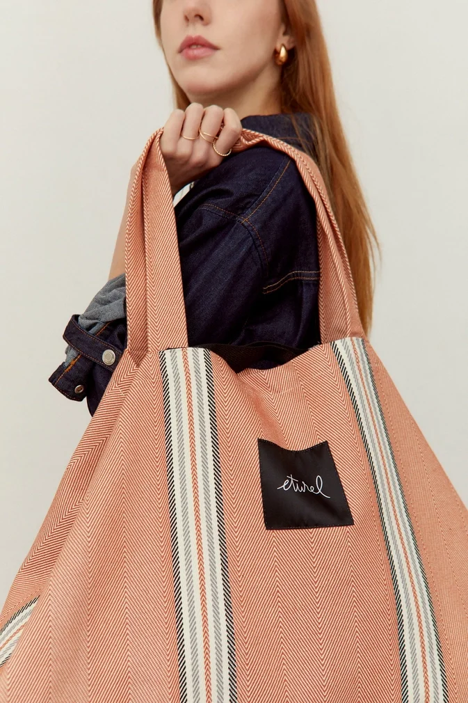 Maxi Shopper Bag in Burgundy Clay Twill 2.webp