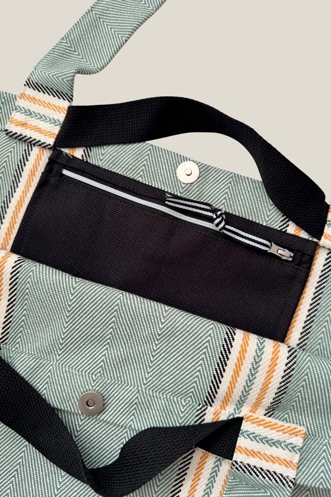 Maxi Shopper Bag in Green Burgos Twill 5.webp