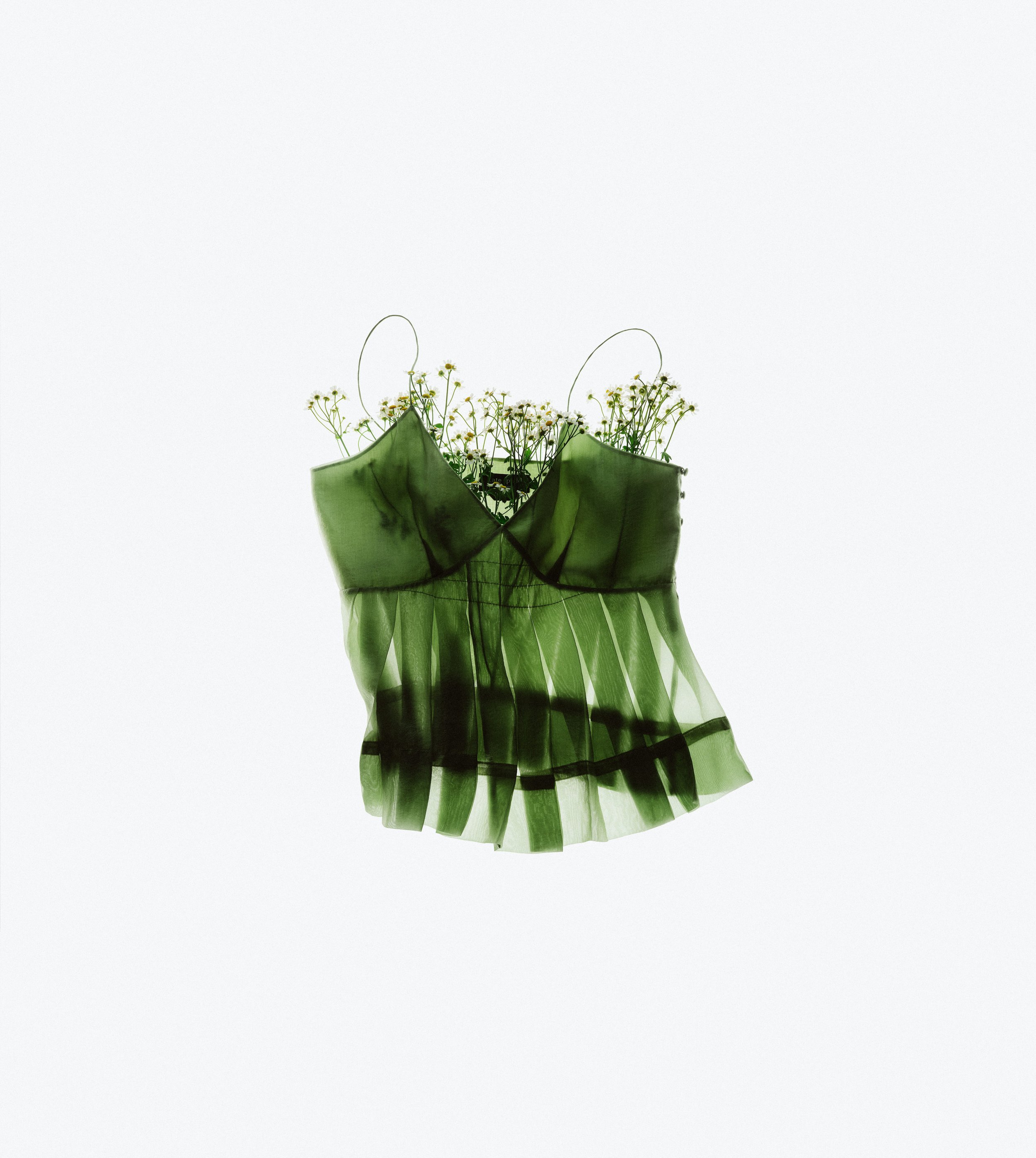 251201_KateSpade_Shot14_V0.jpg
