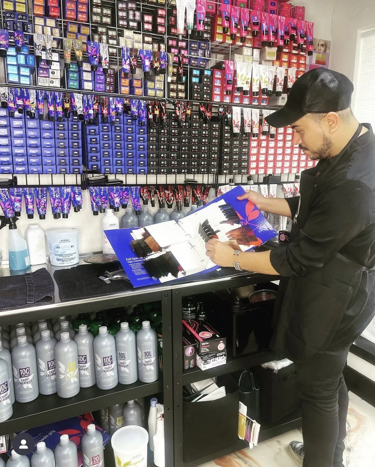 At hotbox we are always up to date on hair color trends!