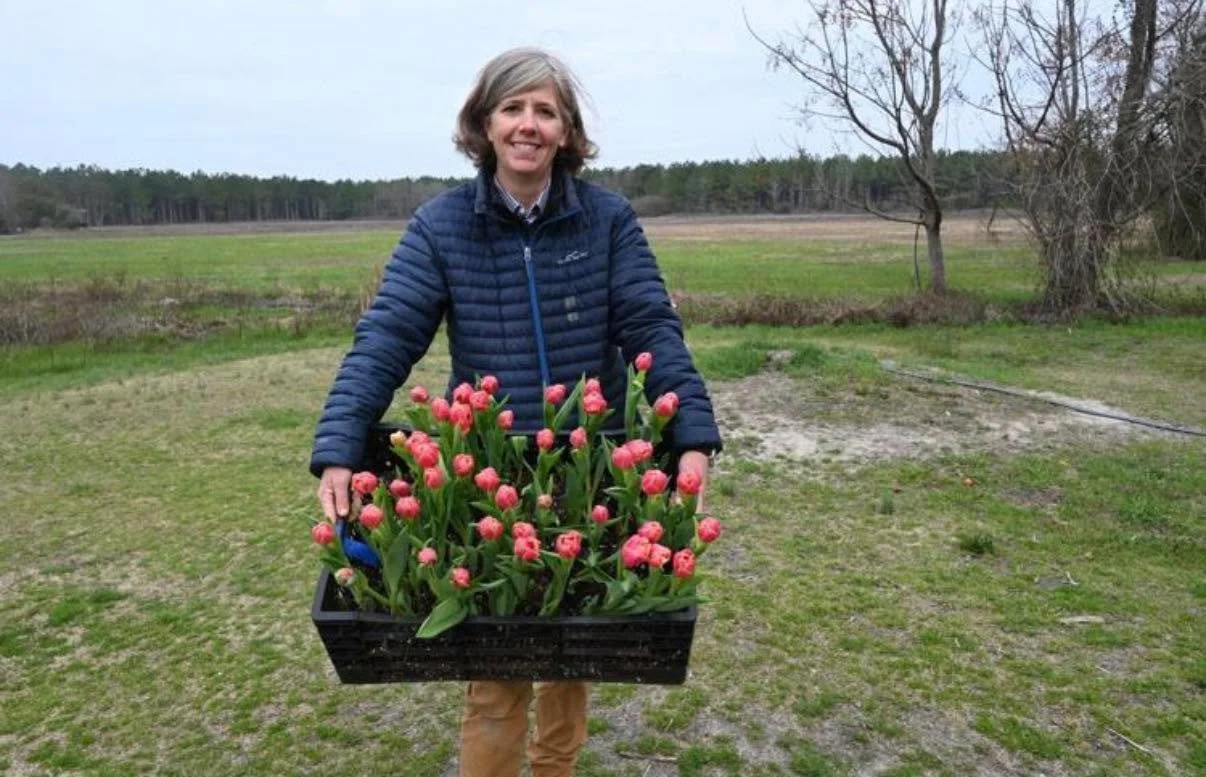 We&rsquo;re so proud of our neighbor! 💐 @branchingoutsc

https://www.postandcourier.com/features/home_and_garden/flower-farm-mayesville-sc-branching-out-erica-goza/article_624cec1a-2fe5-4538-bdd2-89f629dee592.html