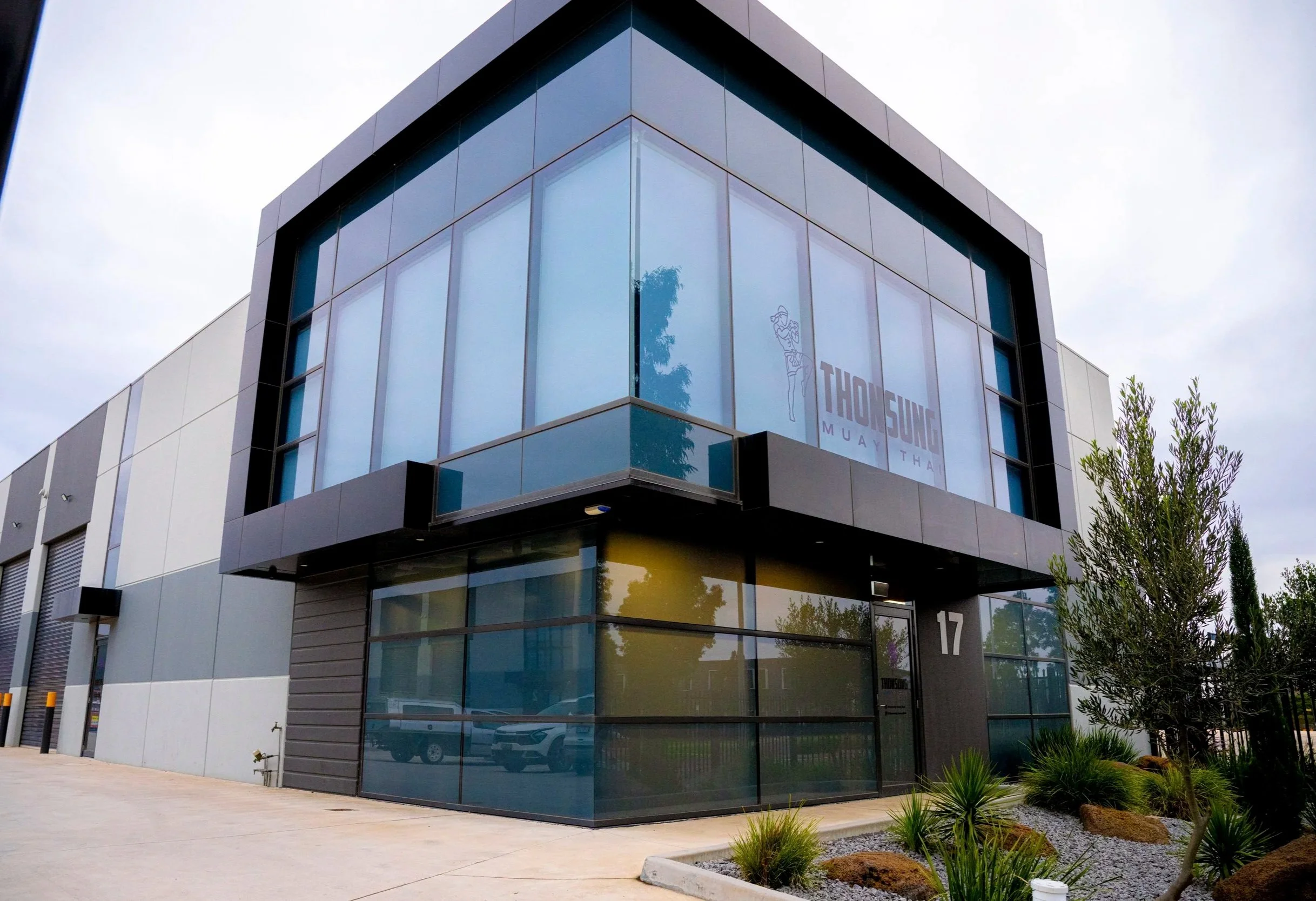 Exterior of Thonsung Muay Thai gym in Epping Victoria.