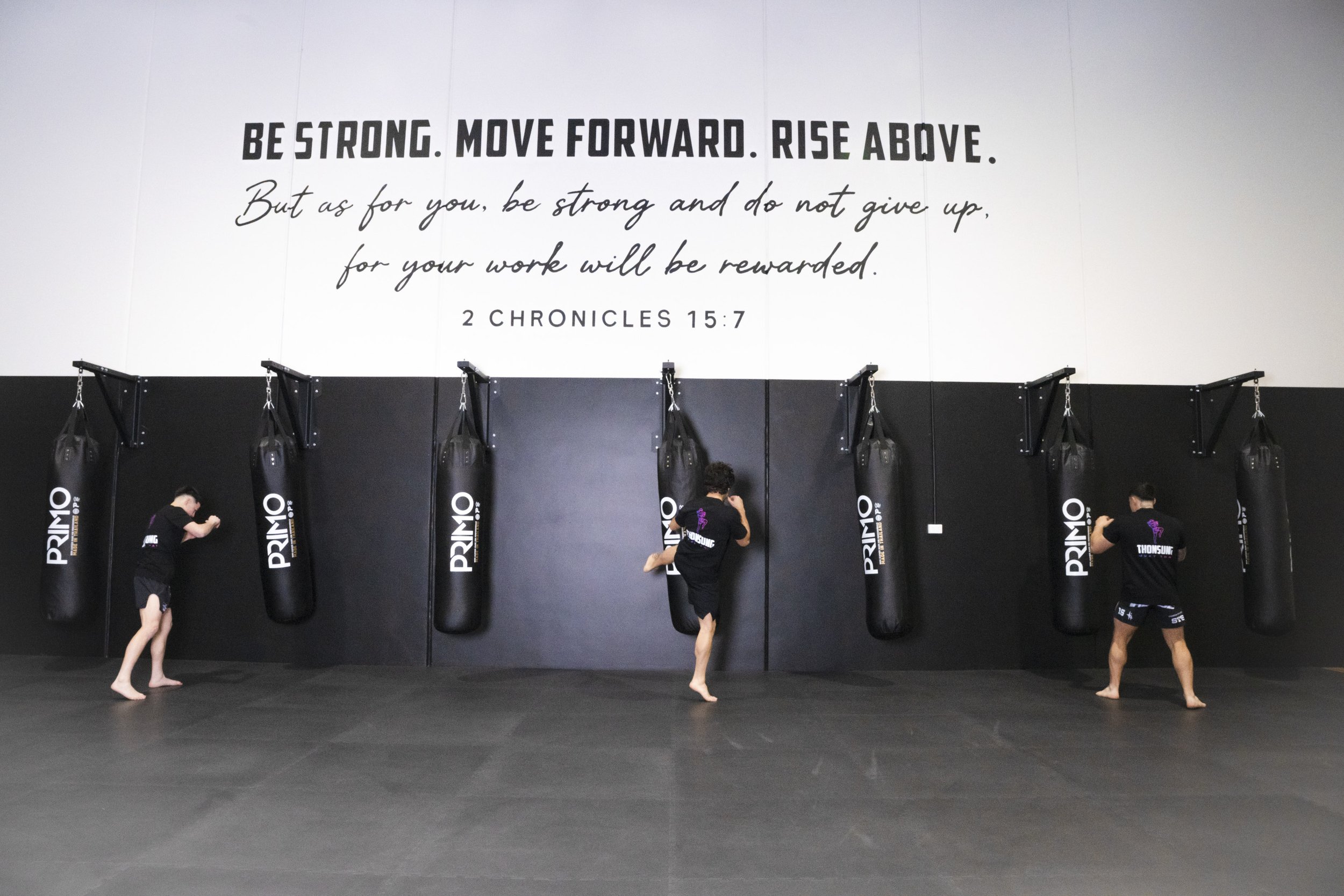 Thonsung Muay Thai gym facility and heavy bag training Epping Victoria