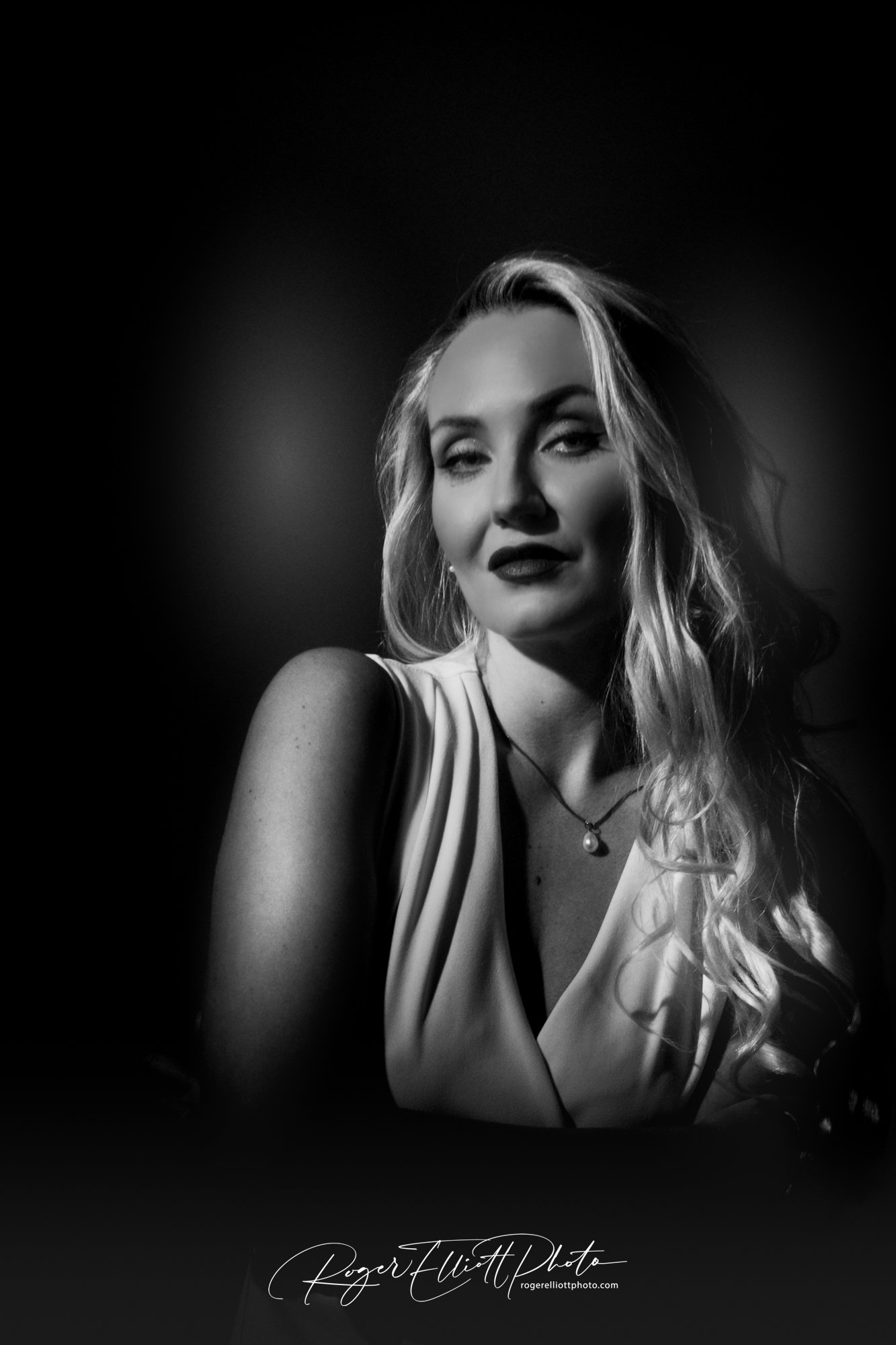Irina_BW_hollywood1.jpg